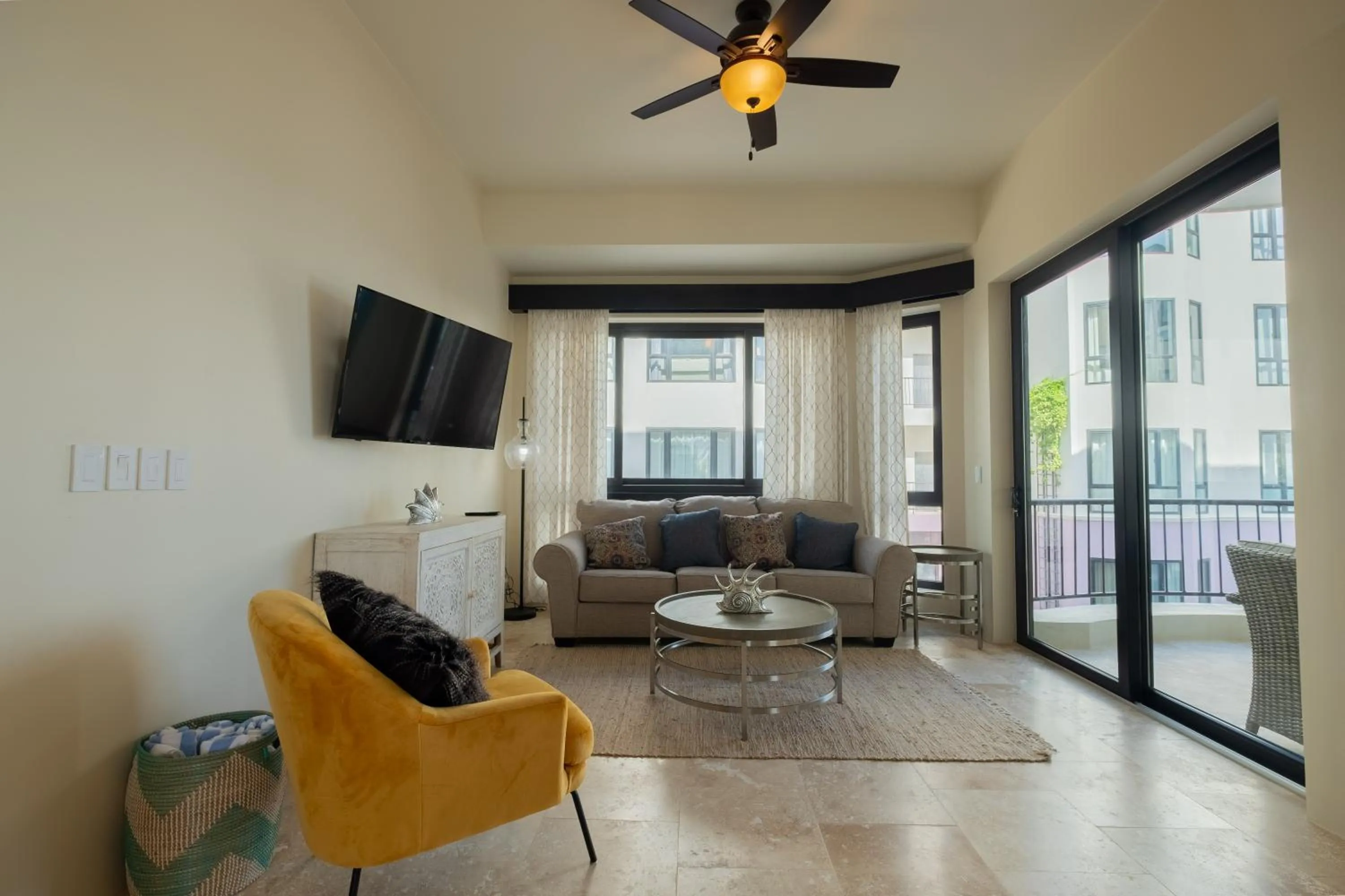 Living room in Diamante Beachfront Suites