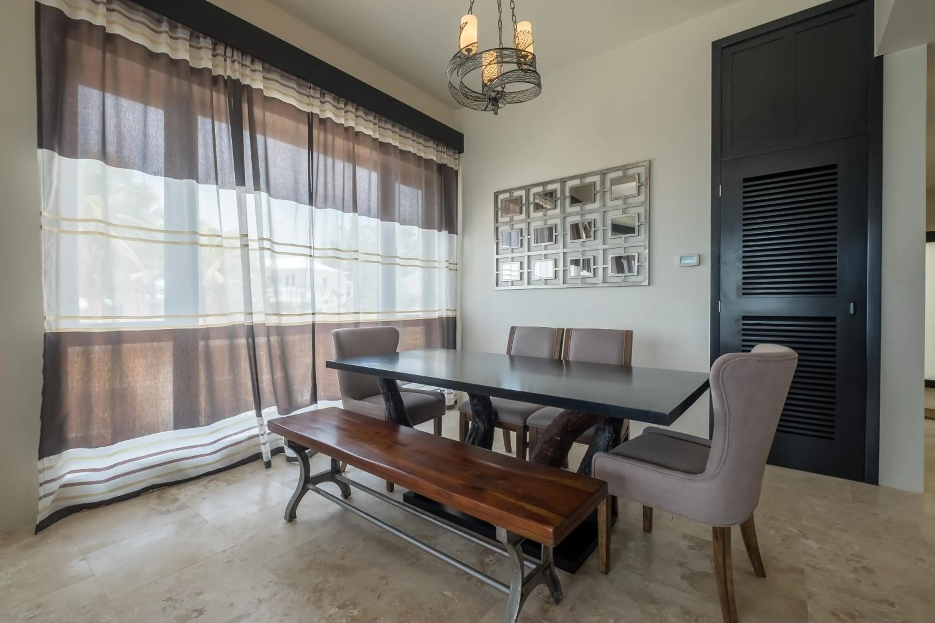 Dining area in Diamante Beachfront Suites