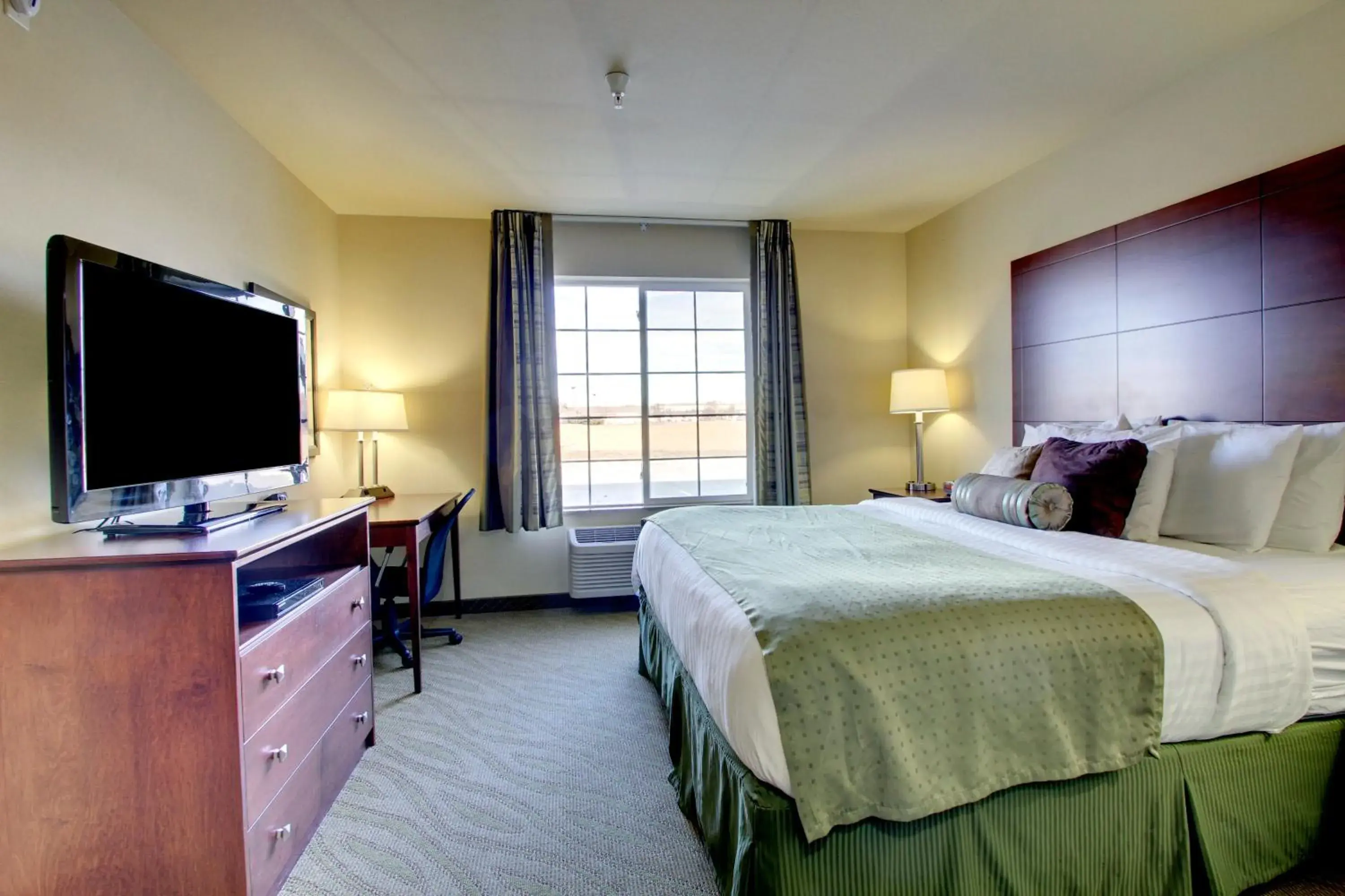 Bed in Cobblestone Hotel - Wayne Bed in Cobblestone Hotel - Wayne