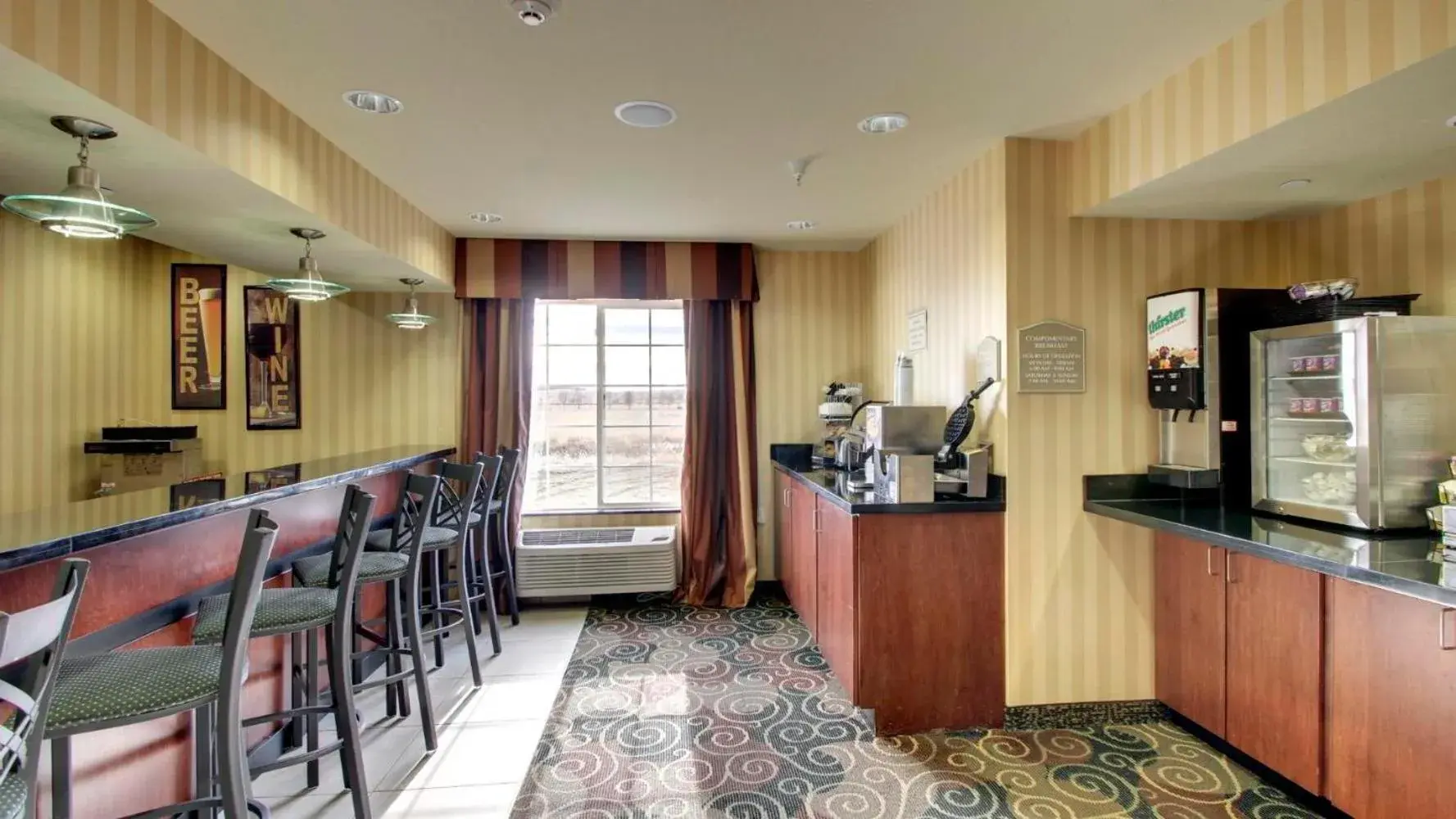 Lounge or bar in Cobblestone Hotel - Wayne Lounge or bar in Cobblestone Hotel - Wayne