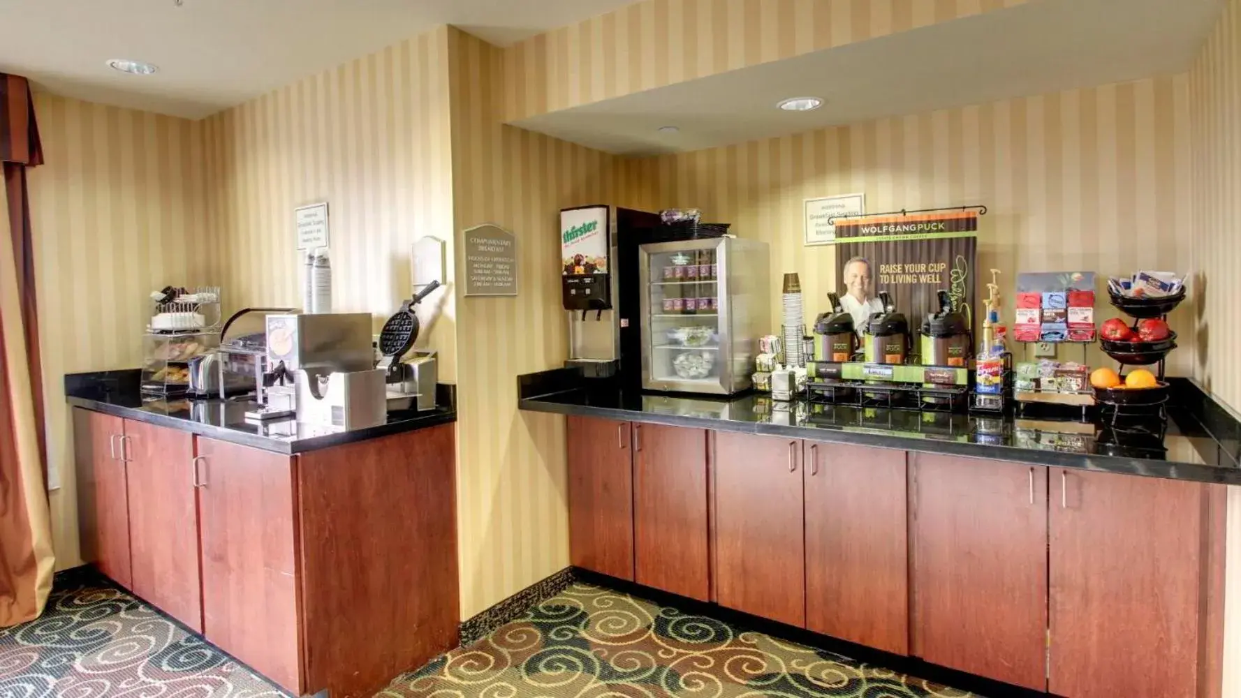 Breakfast in Cobblestone Hotel - Wayne Breakfast in Cobblestone Hotel - Wayne