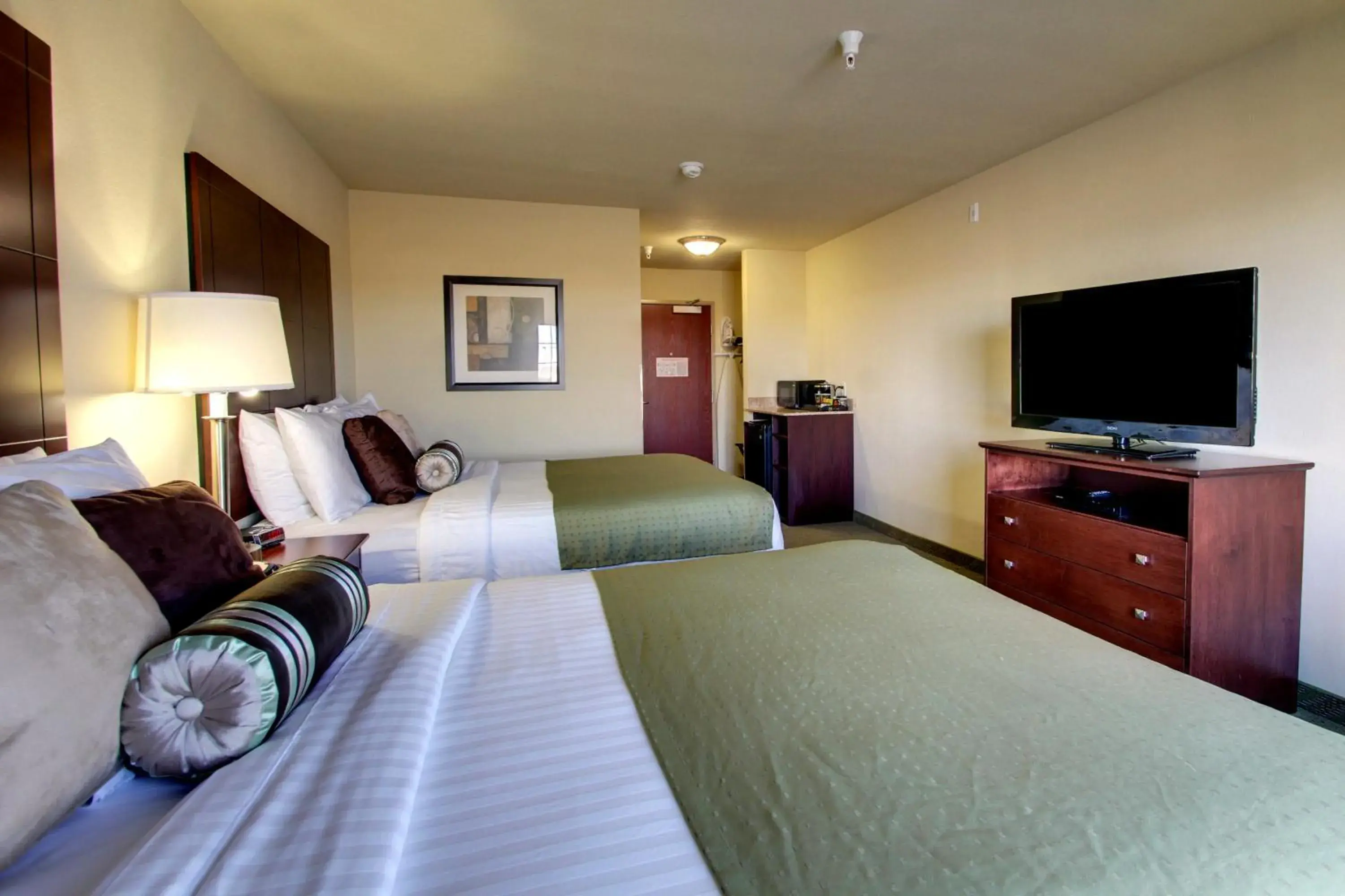 Bed in Cobblestone Hotel - Wayne Bed in Cobblestone Hotel - Wayne