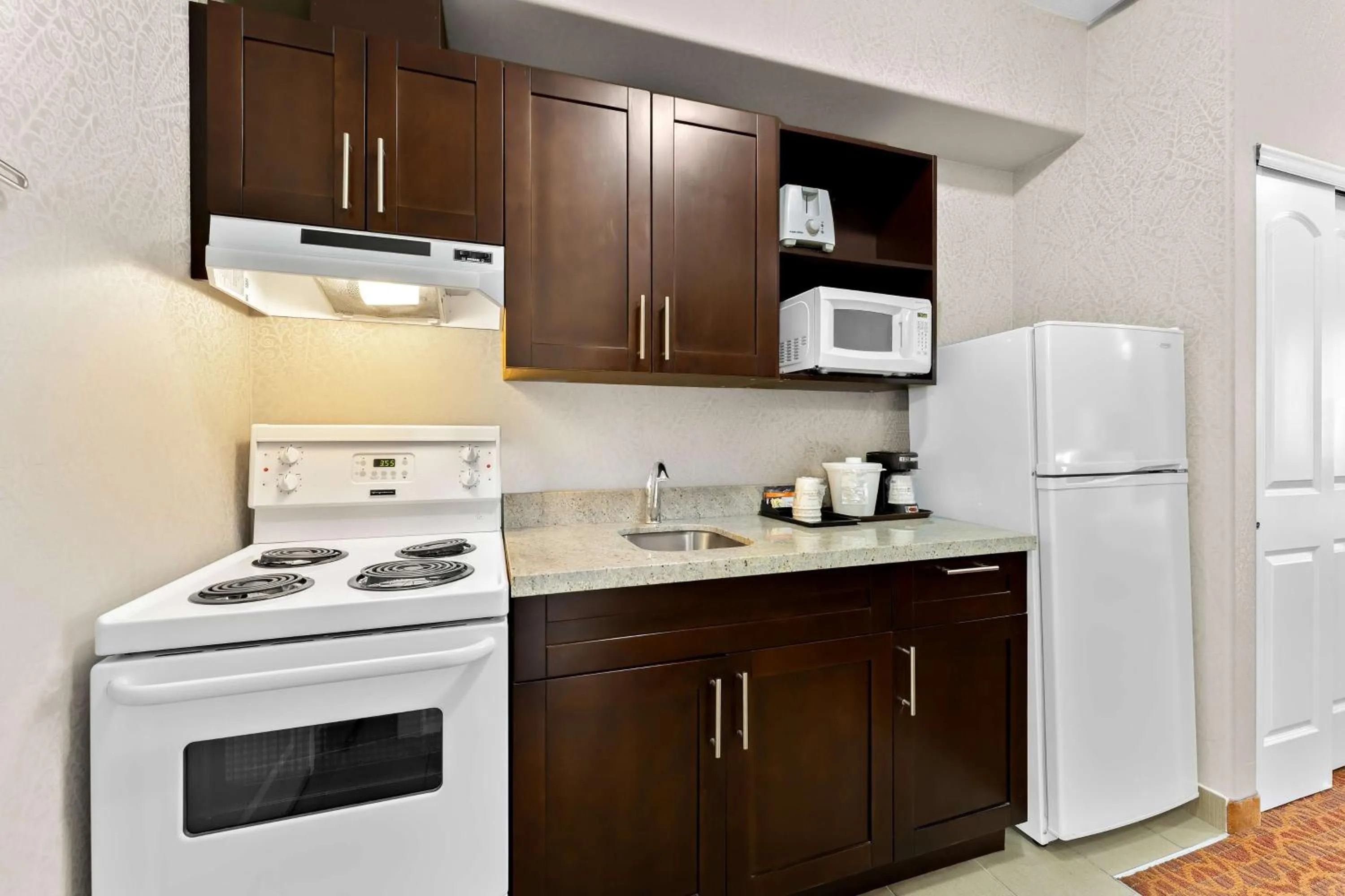 Bedroom in Best Western Williams Lake