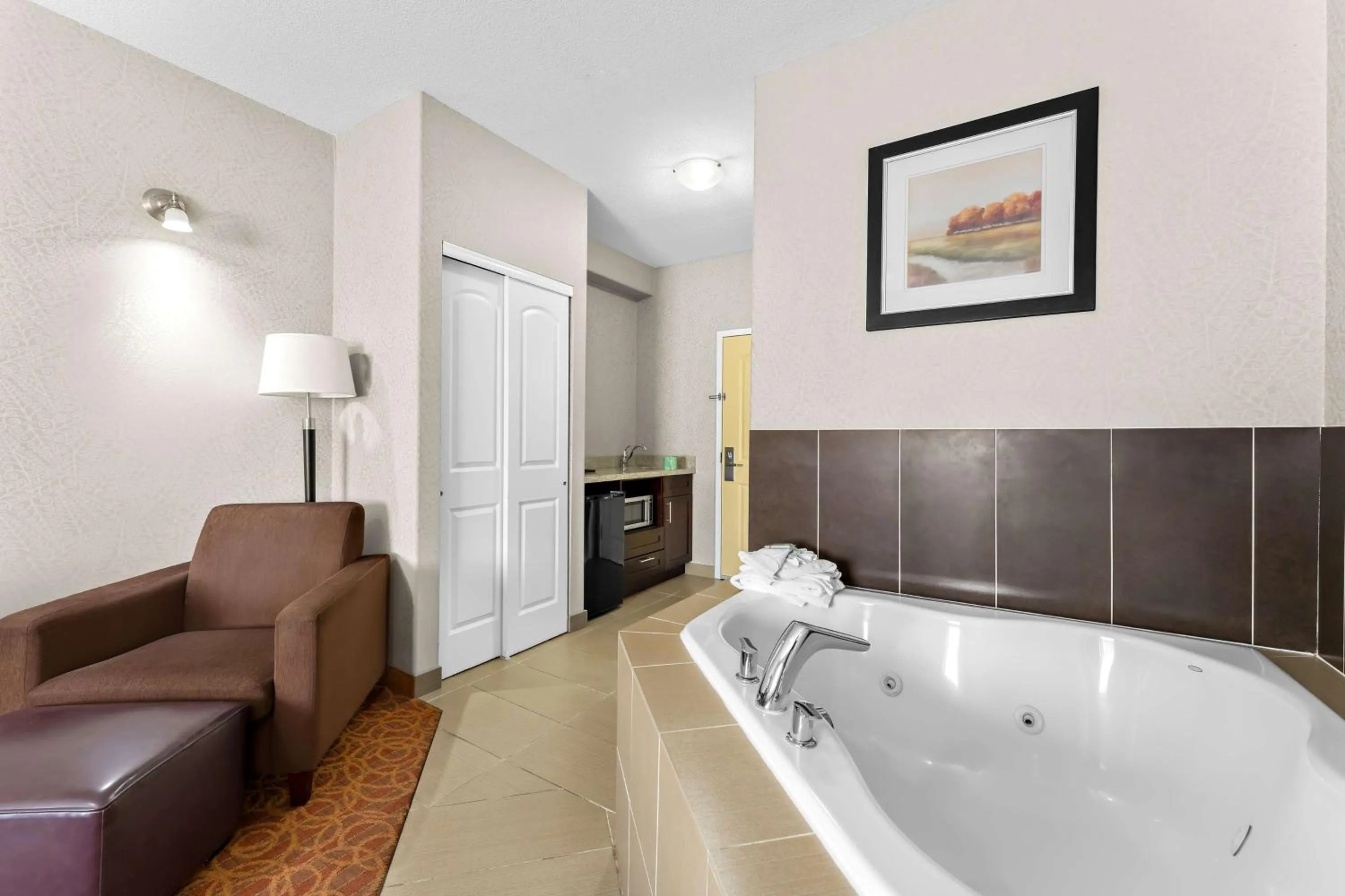 Bedroom in Best Western Williams Lake