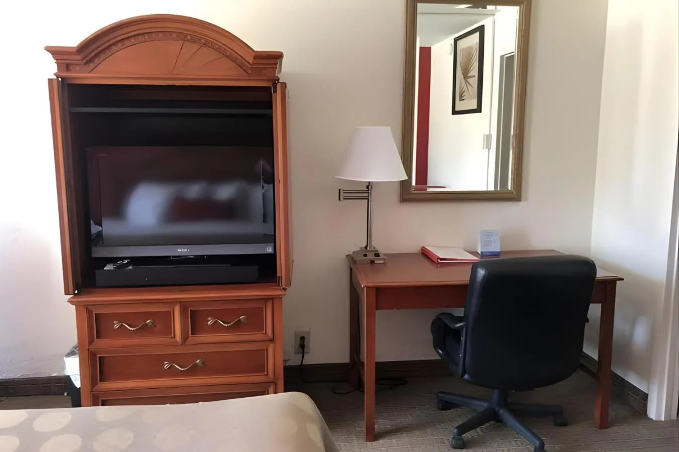TV and multimedia in Iberia House & Suites