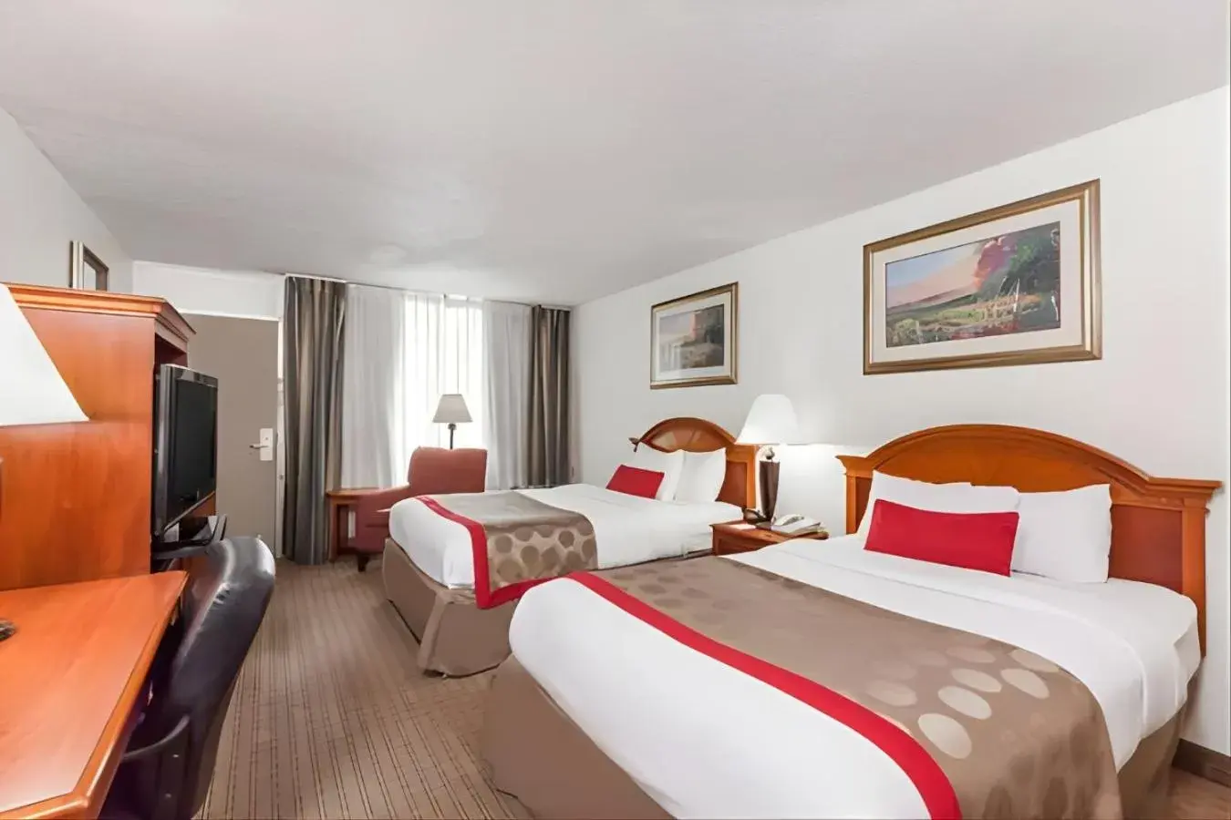 Double Room - Disability Access in Iberia House & Suites Double Room - Disability Access in Iberia House & Suites