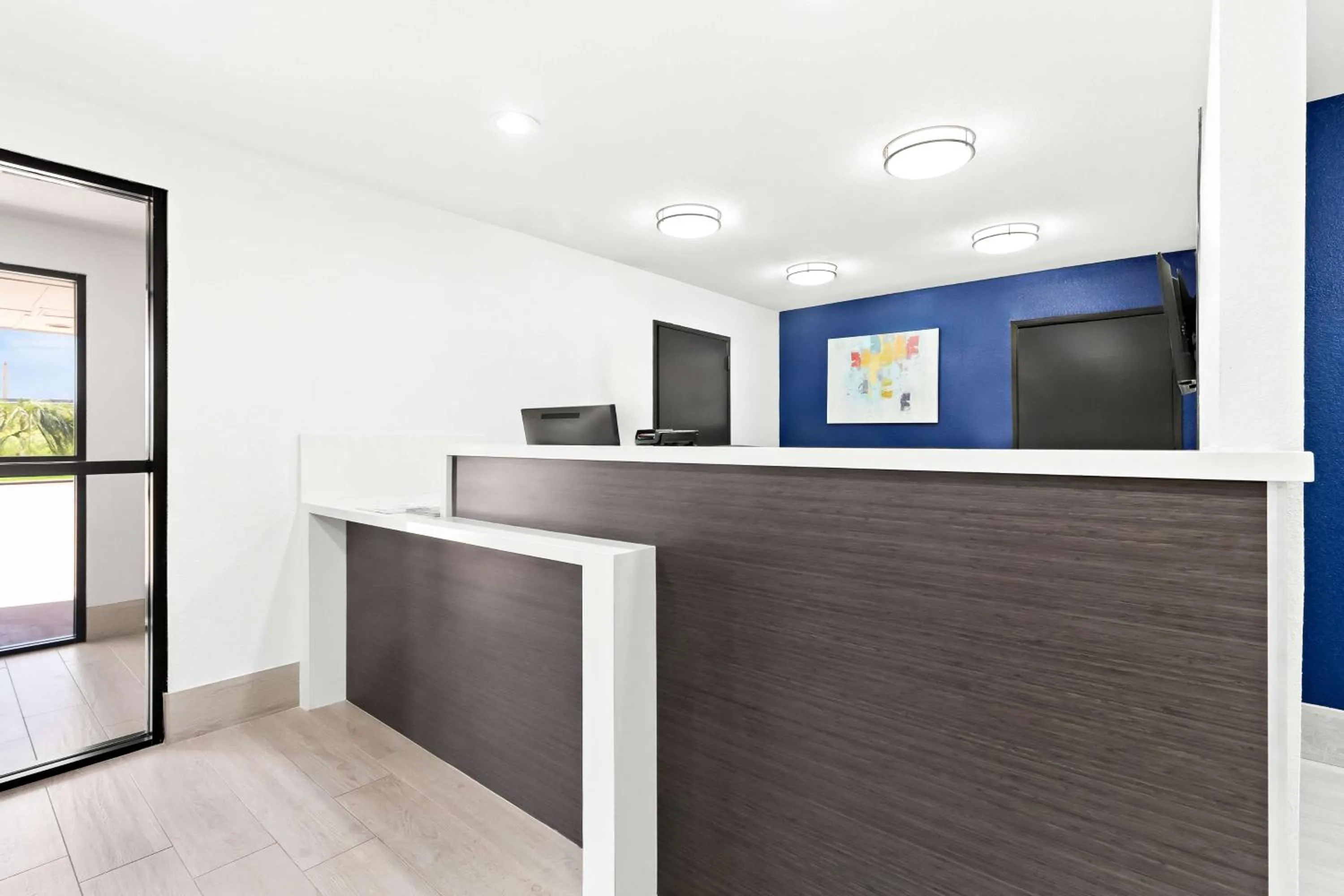 Lobby or reception in SureStay Hotel by Best Western Groves