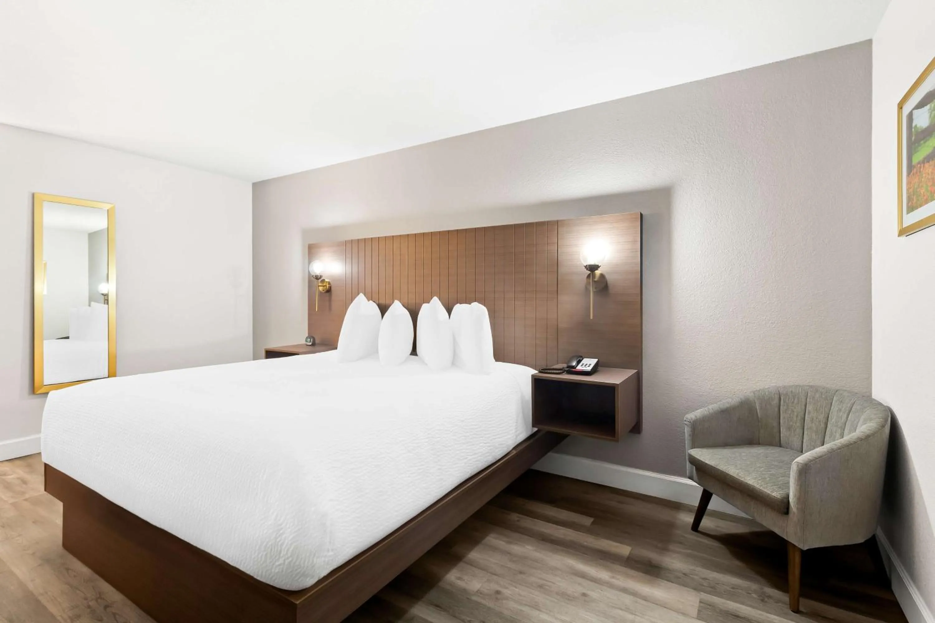 Bedroom, Bed in SureStay Hotel by Best Western Groves