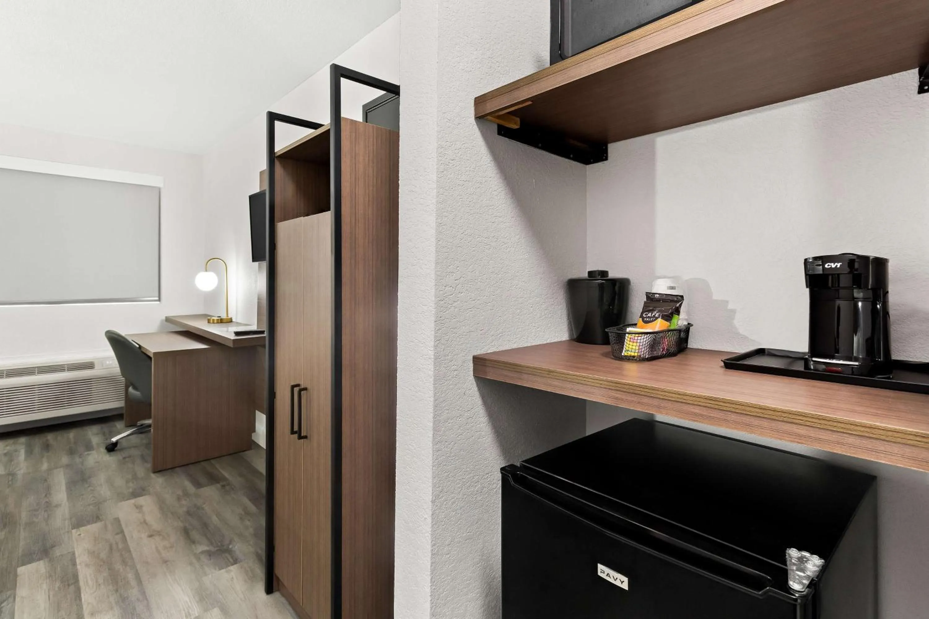 Bedroom, Bed in SureStay Hotel by Best Western Groves