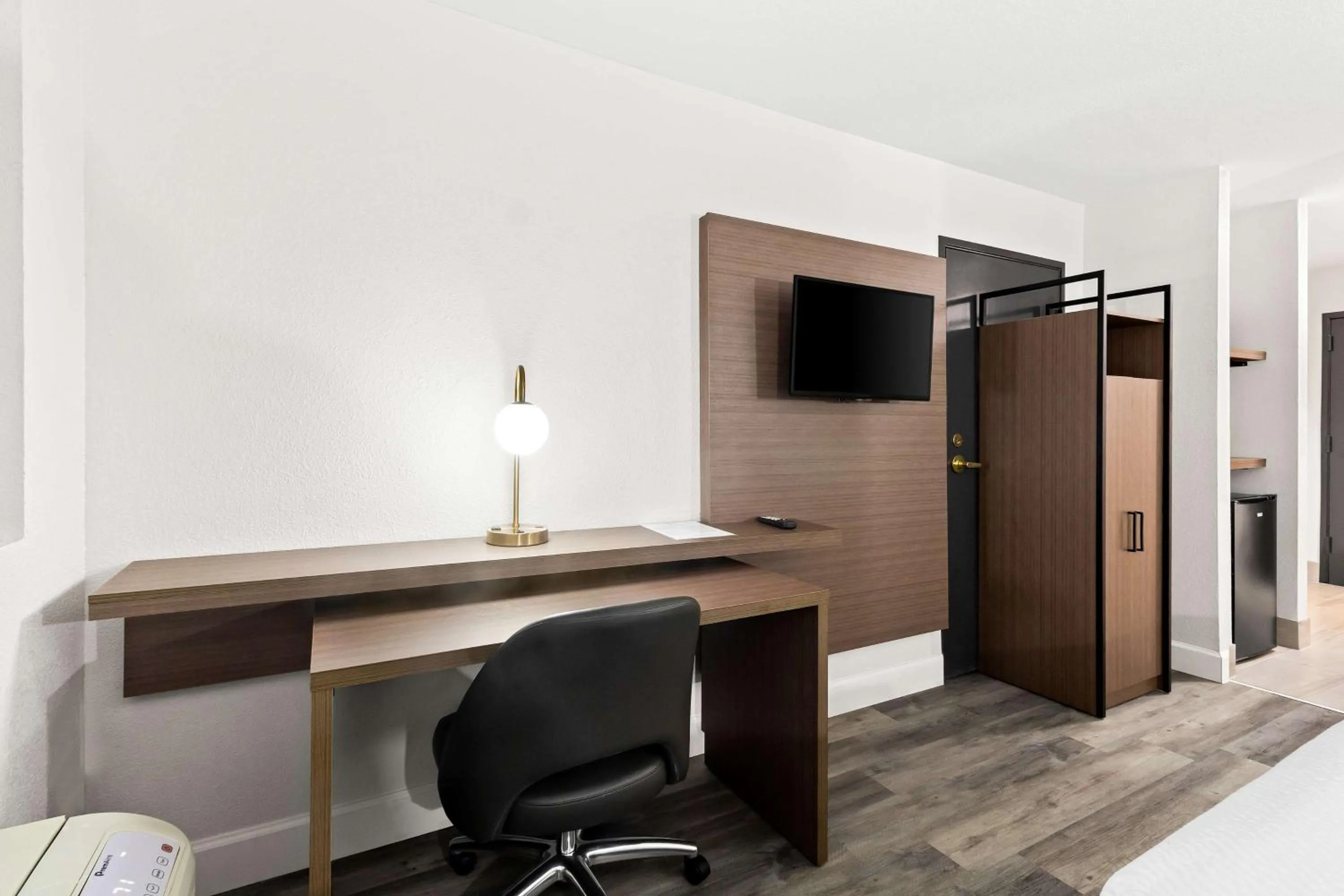 Bedroom in SureStay Hotel by Best Western Groves