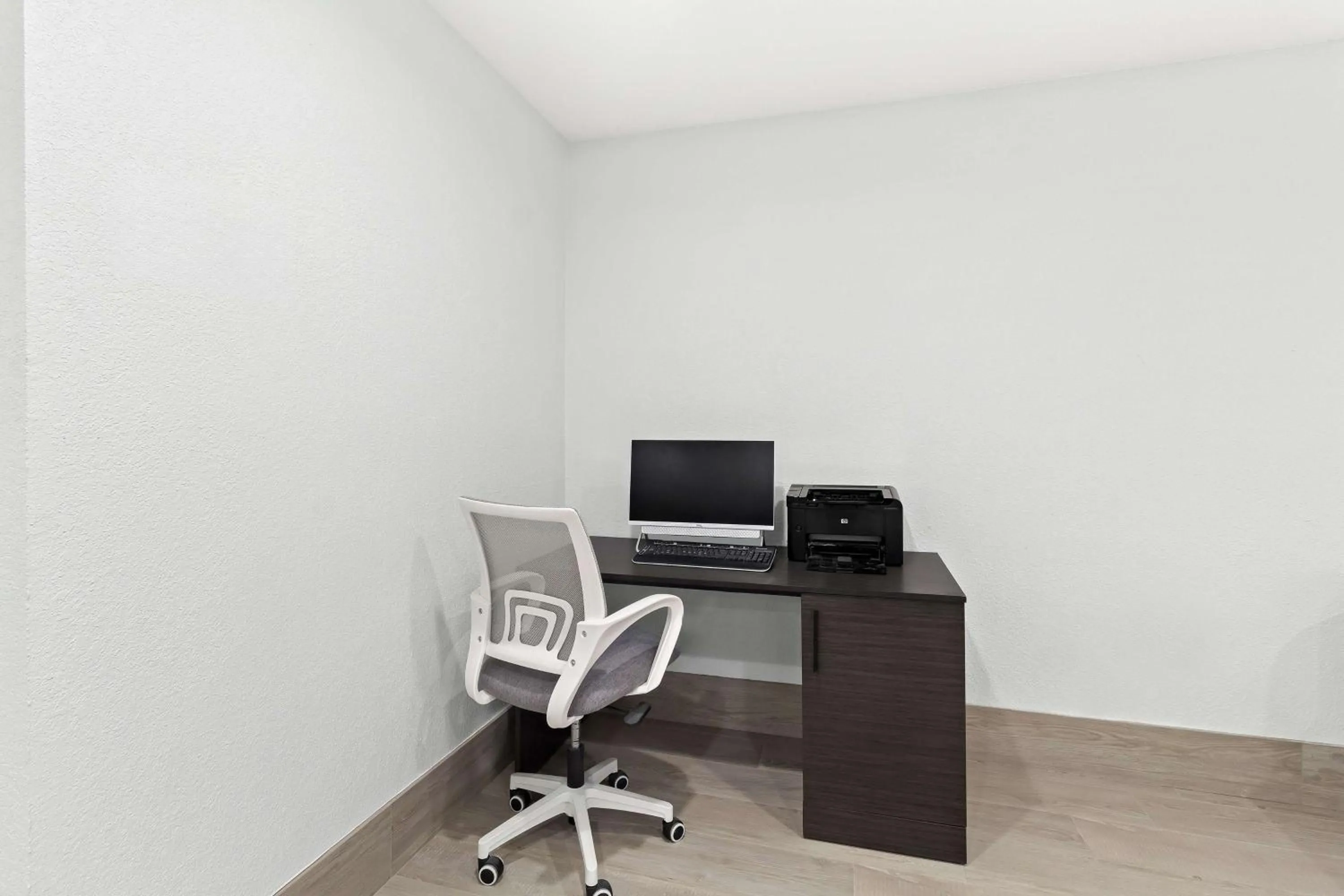 Business facilities in SureStay Hotel by Best Western Groves