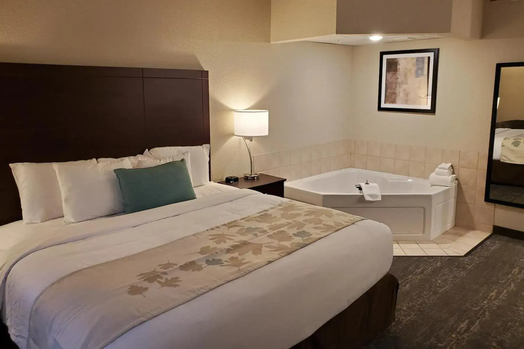 Bed in Cobblestone Suites - Oshkosh Bed in Cobblestone Suites - Oshkosh