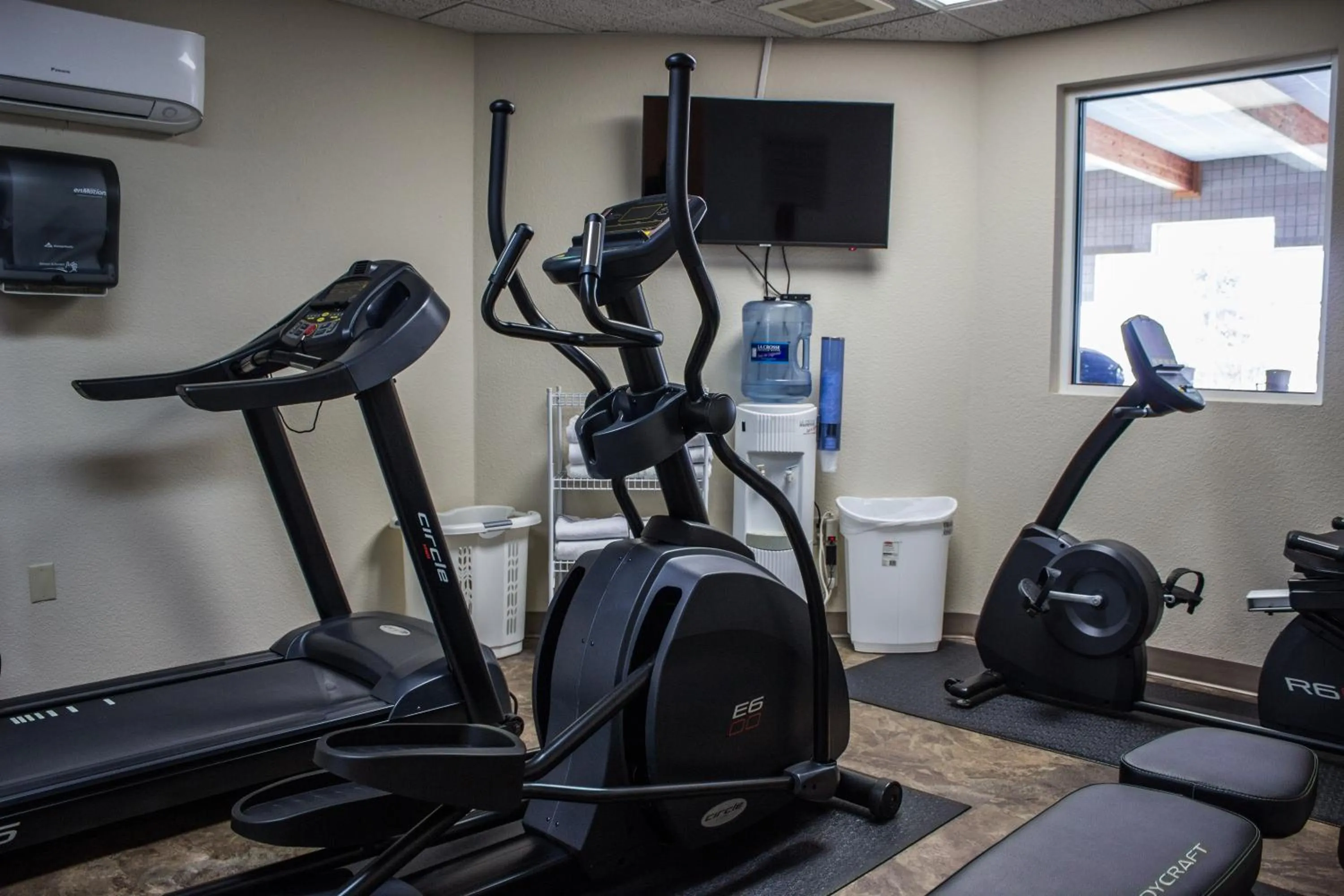 Fitness centre/facilities in Cobblestone Suites - Oshkosh