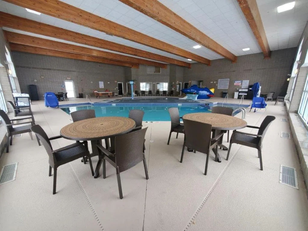 Swimming pool in Cobblestone Suites - Oshkosh