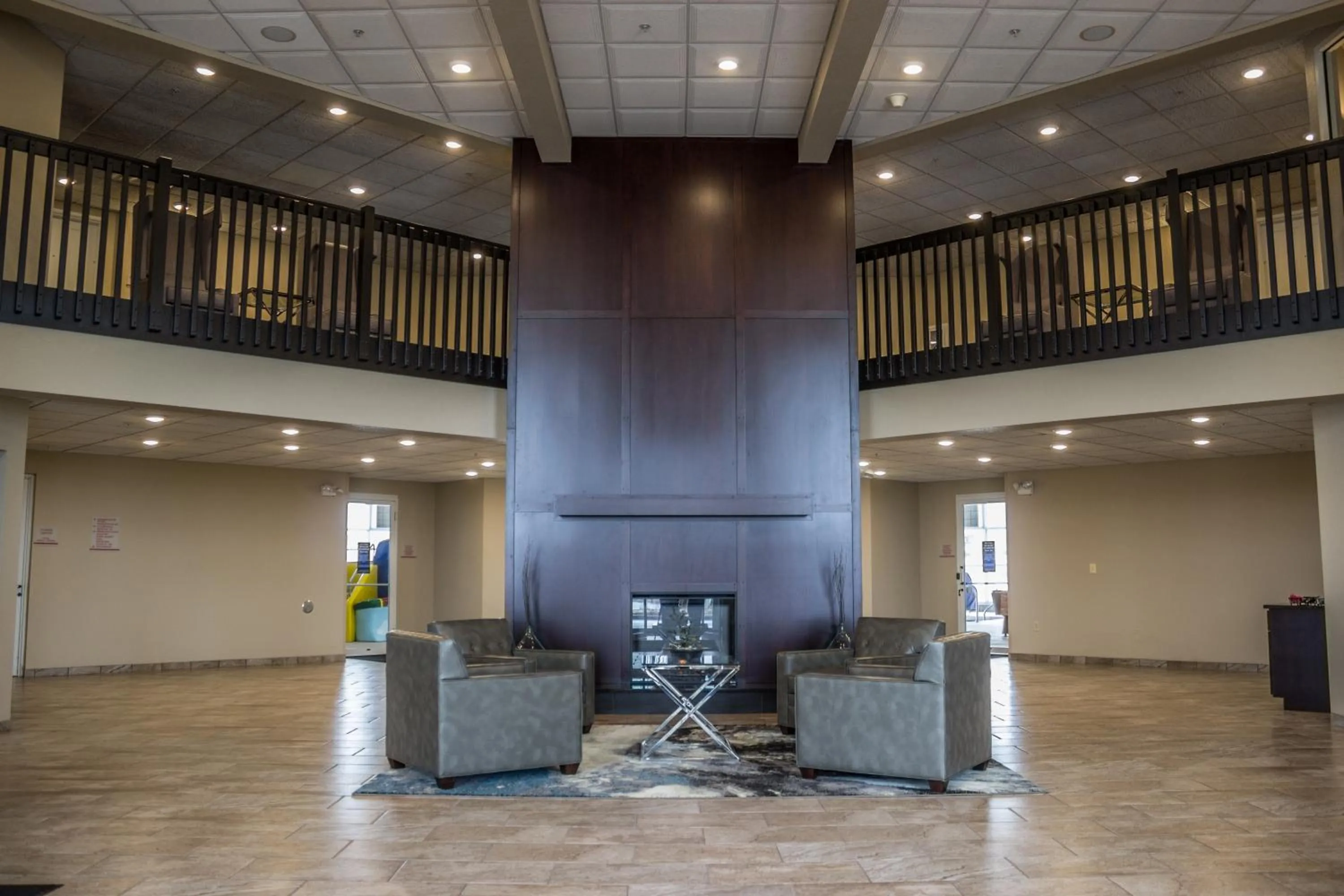 Lobby or reception in Cobblestone Suites - Oshkosh