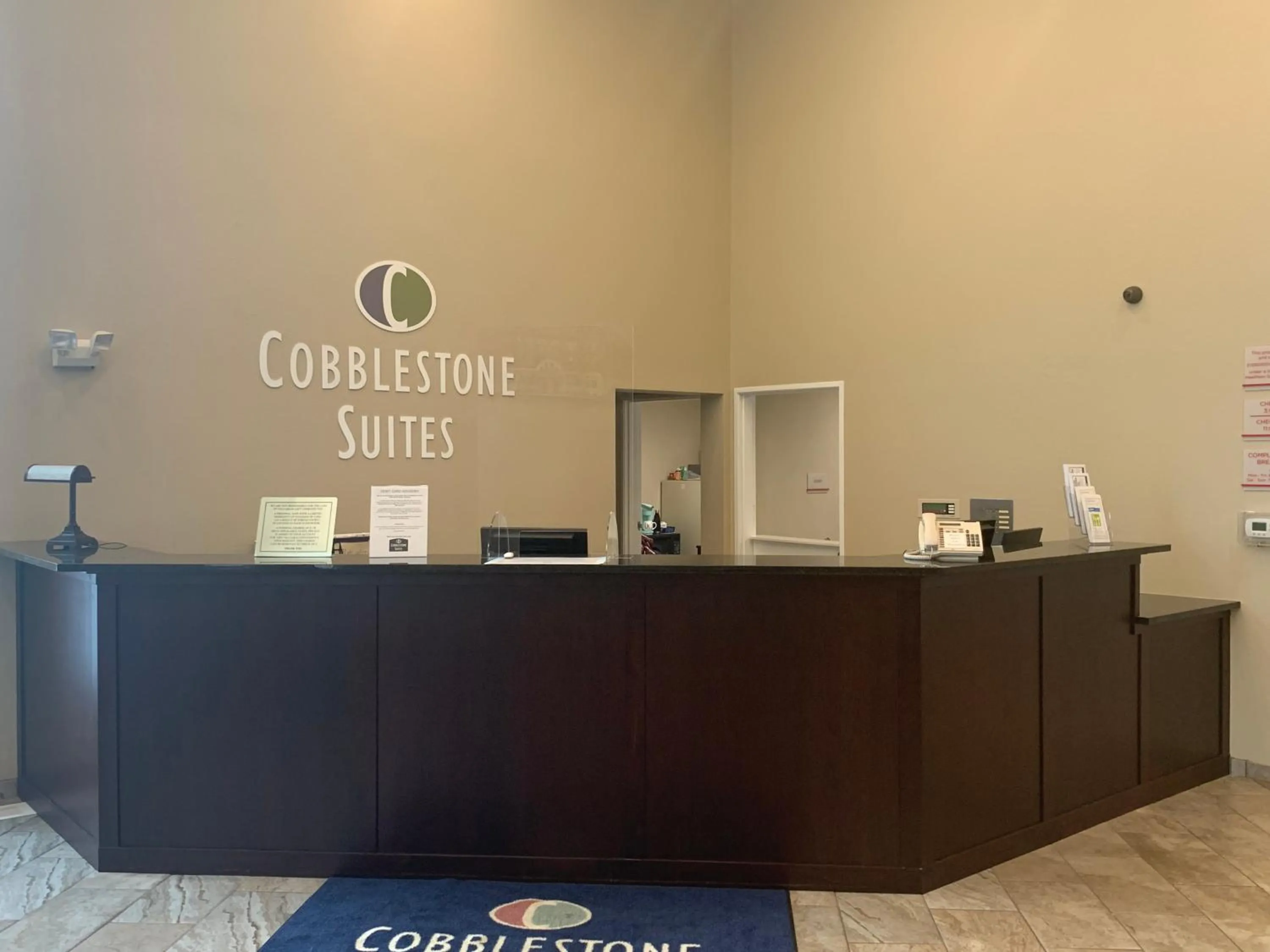 Lobby or reception in Cobblestone Suites - Oshkosh
