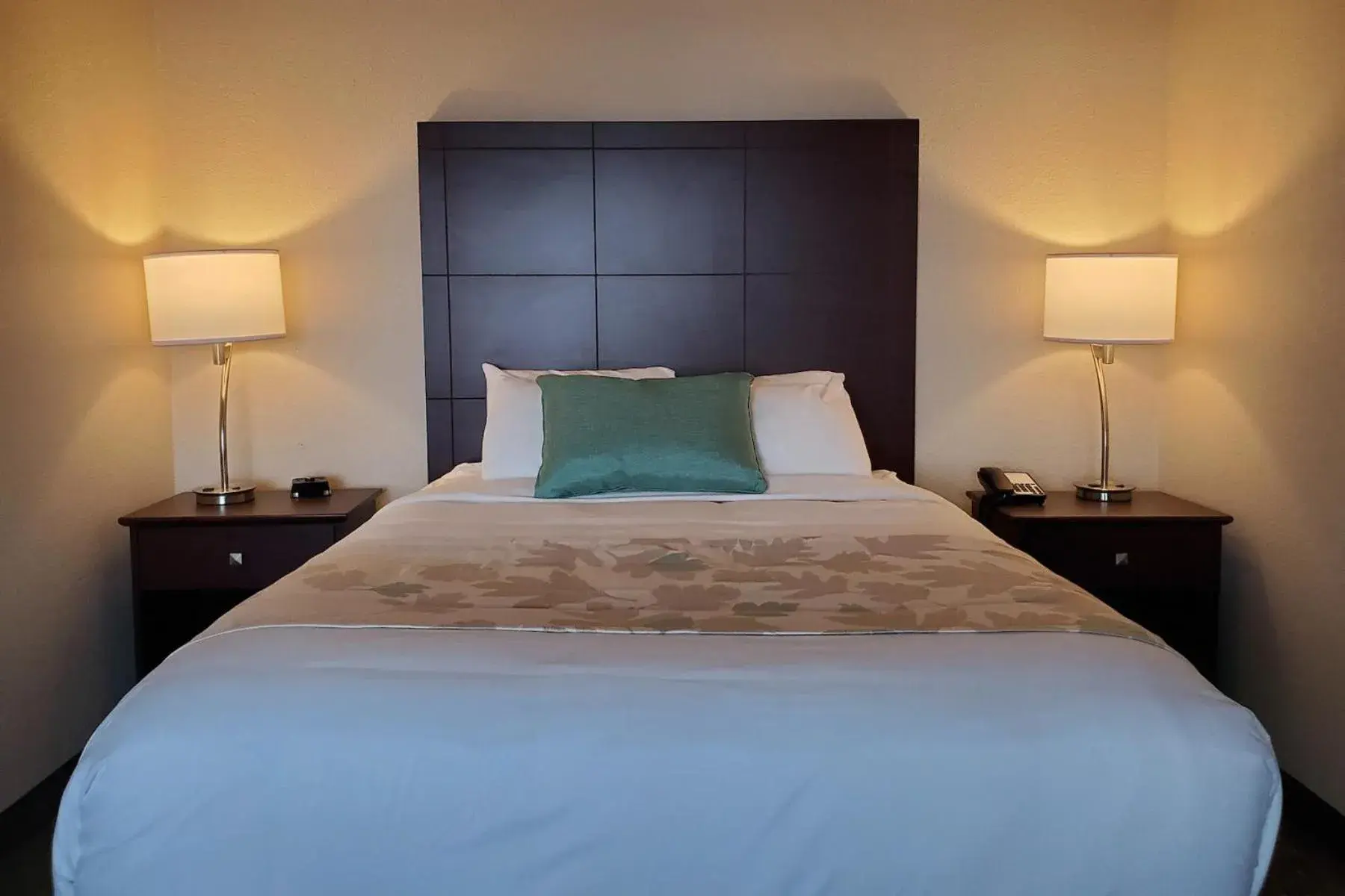 Bed in Cobblestone Suites - Oshkosh Bed in Cobblestone Suites - Oshkosh