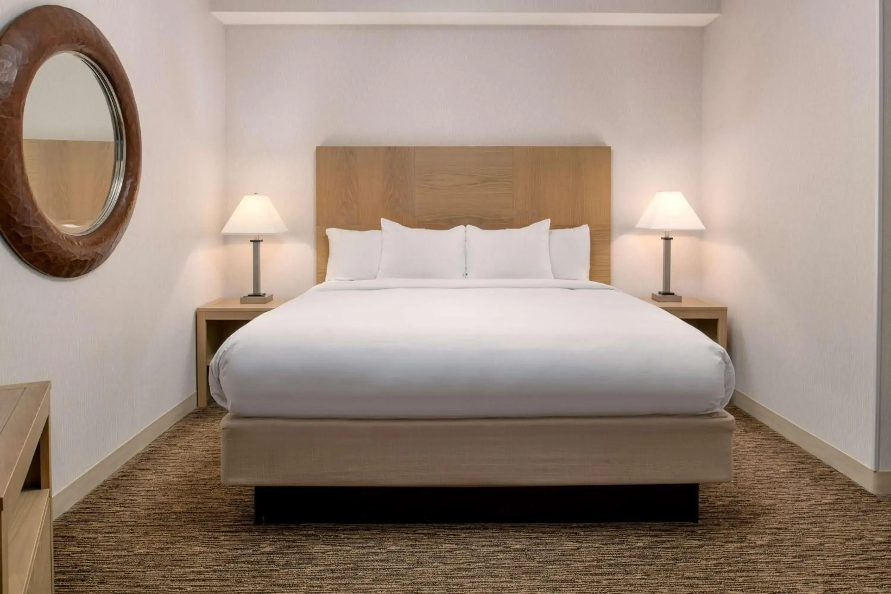 Junior King Suite in DoubleTree by Hilton Olympia Junior King Suite in DoubleTree by Hilton Olympia