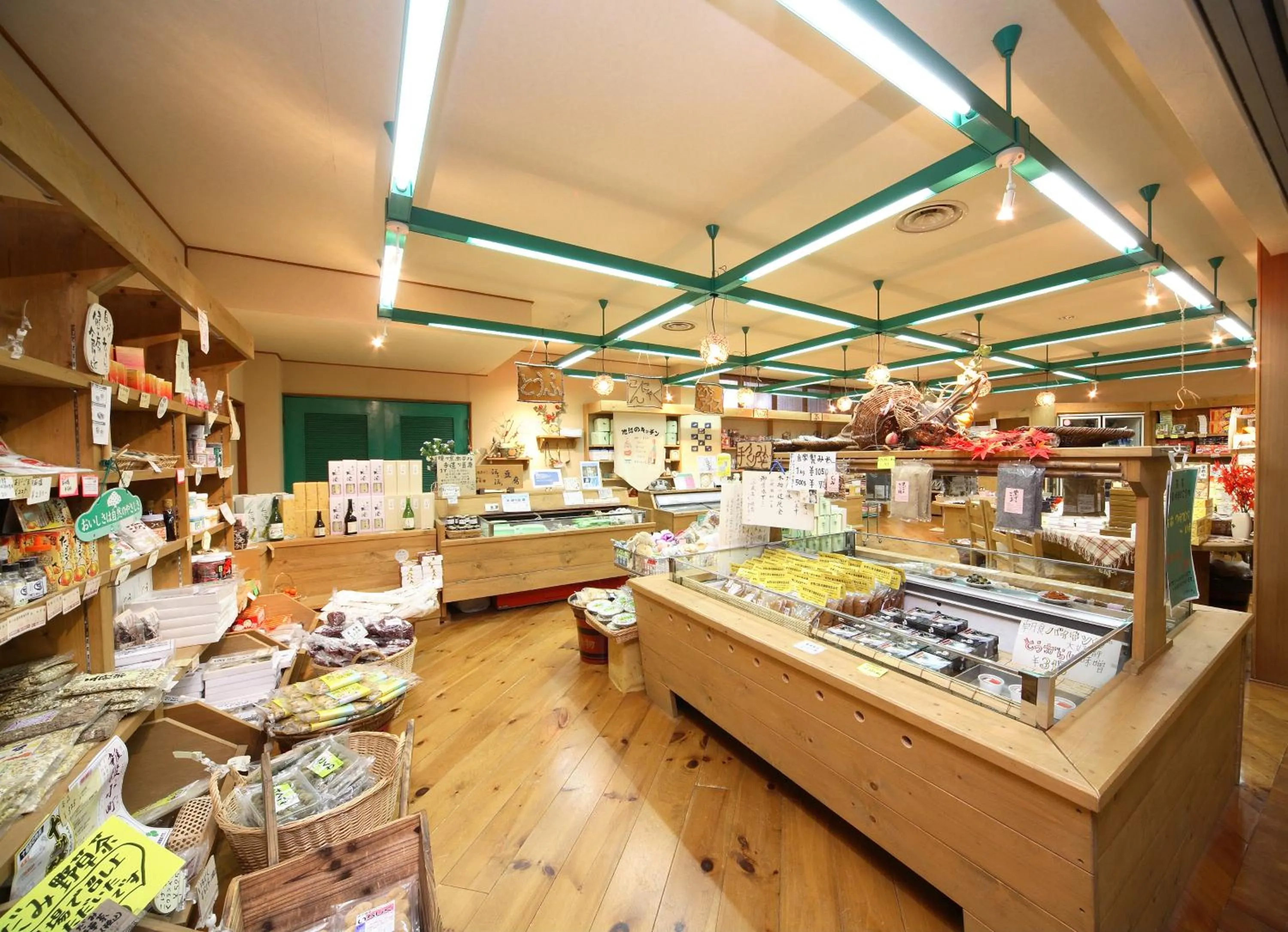 On-site shops in Sarugakyo Hotel