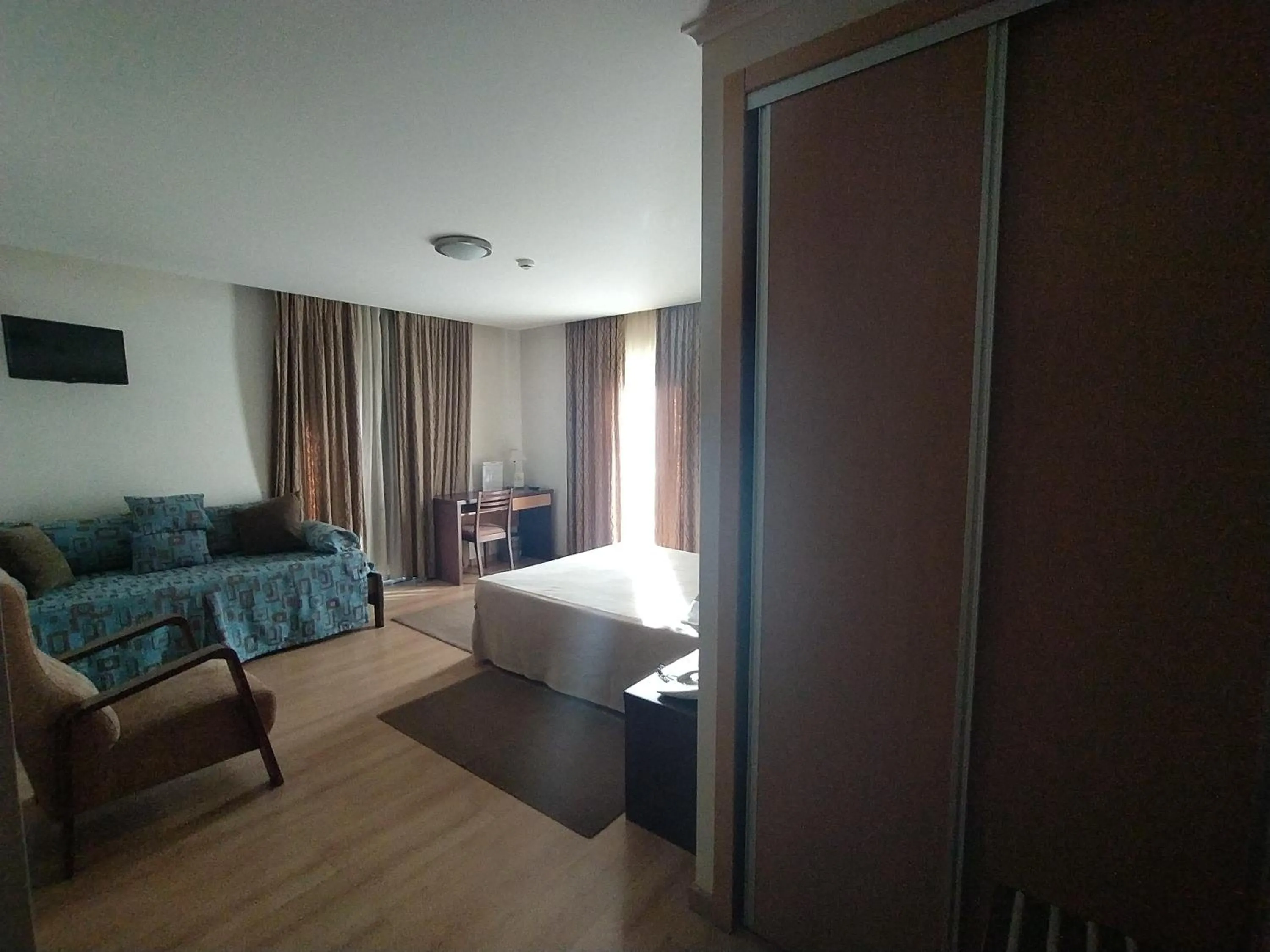 Photo of the whole room in Hotel Santo Condestavel