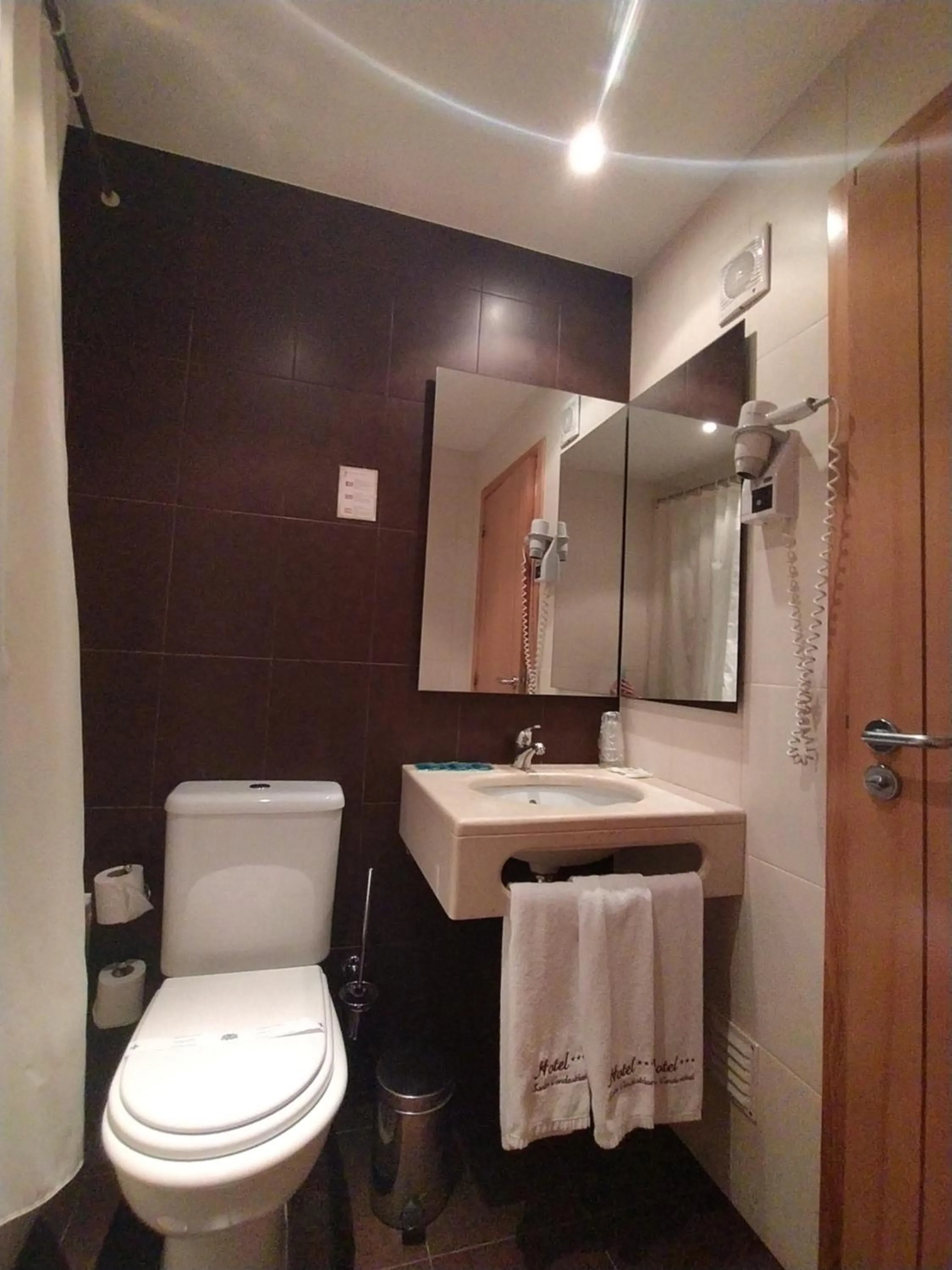 Bathroom in Hotel Santo Condestavel