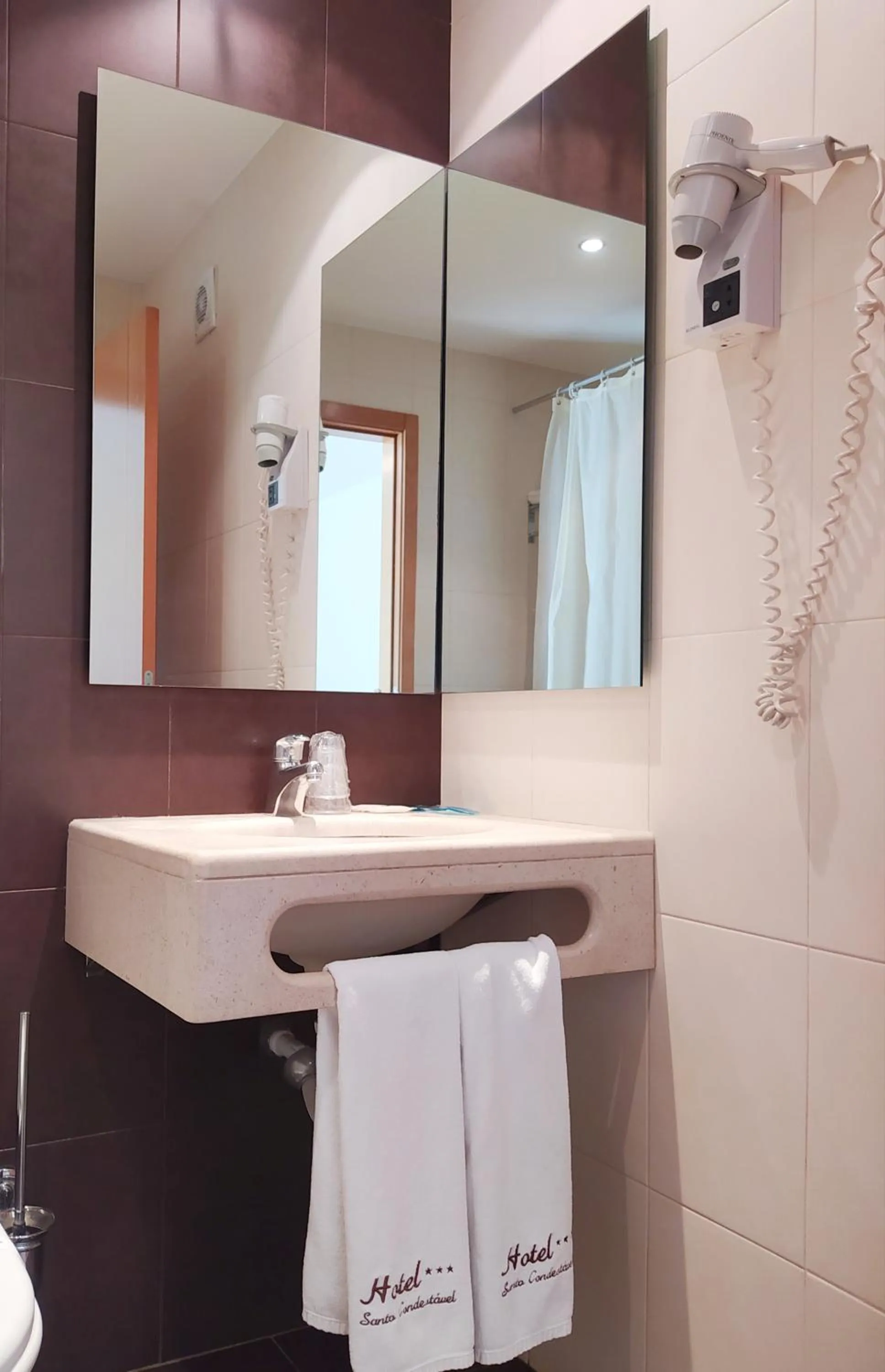Bathroom in Hotel Santo Condestavel