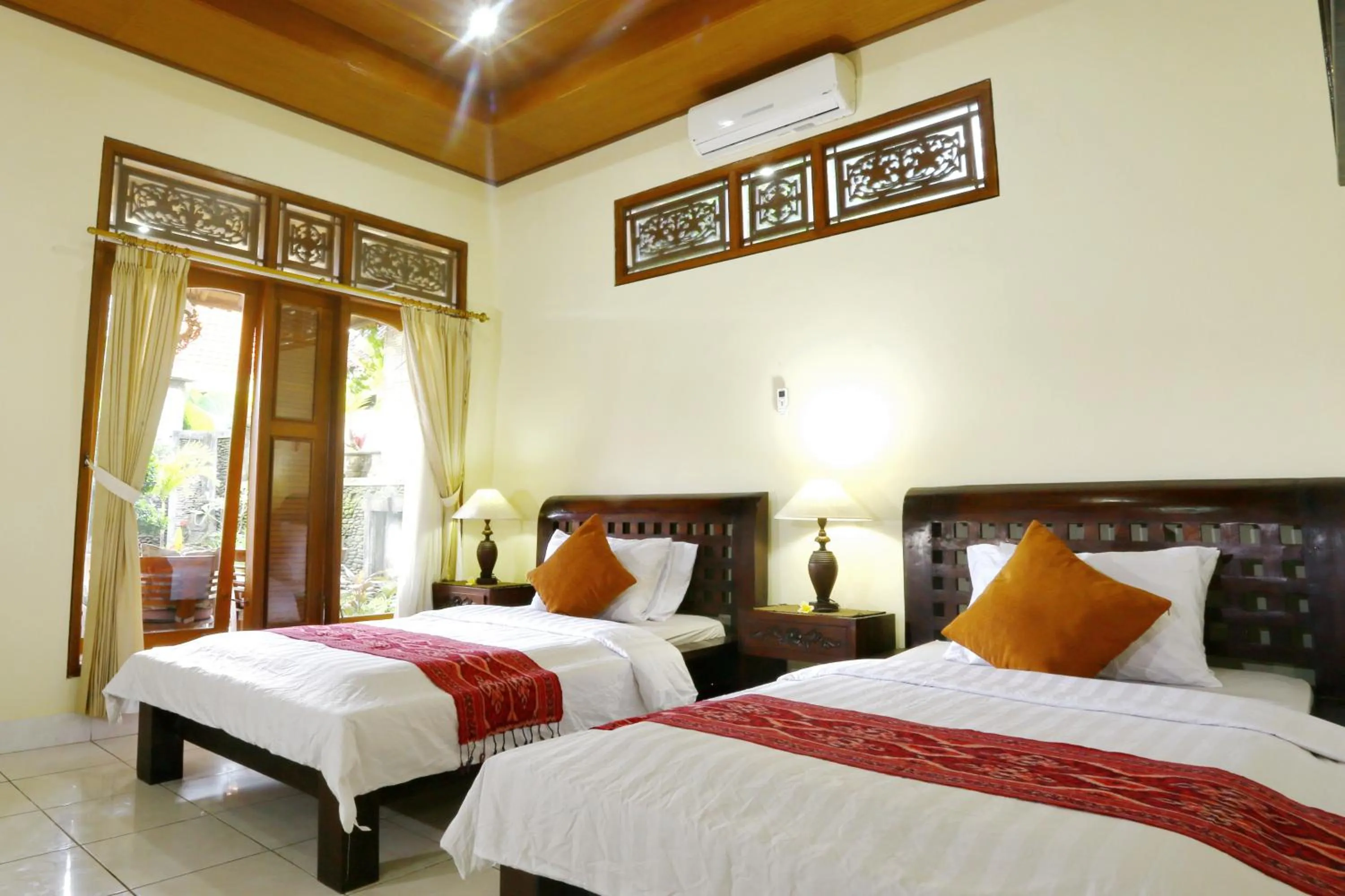 Decorative detail, Bed in Sagitarius Inn