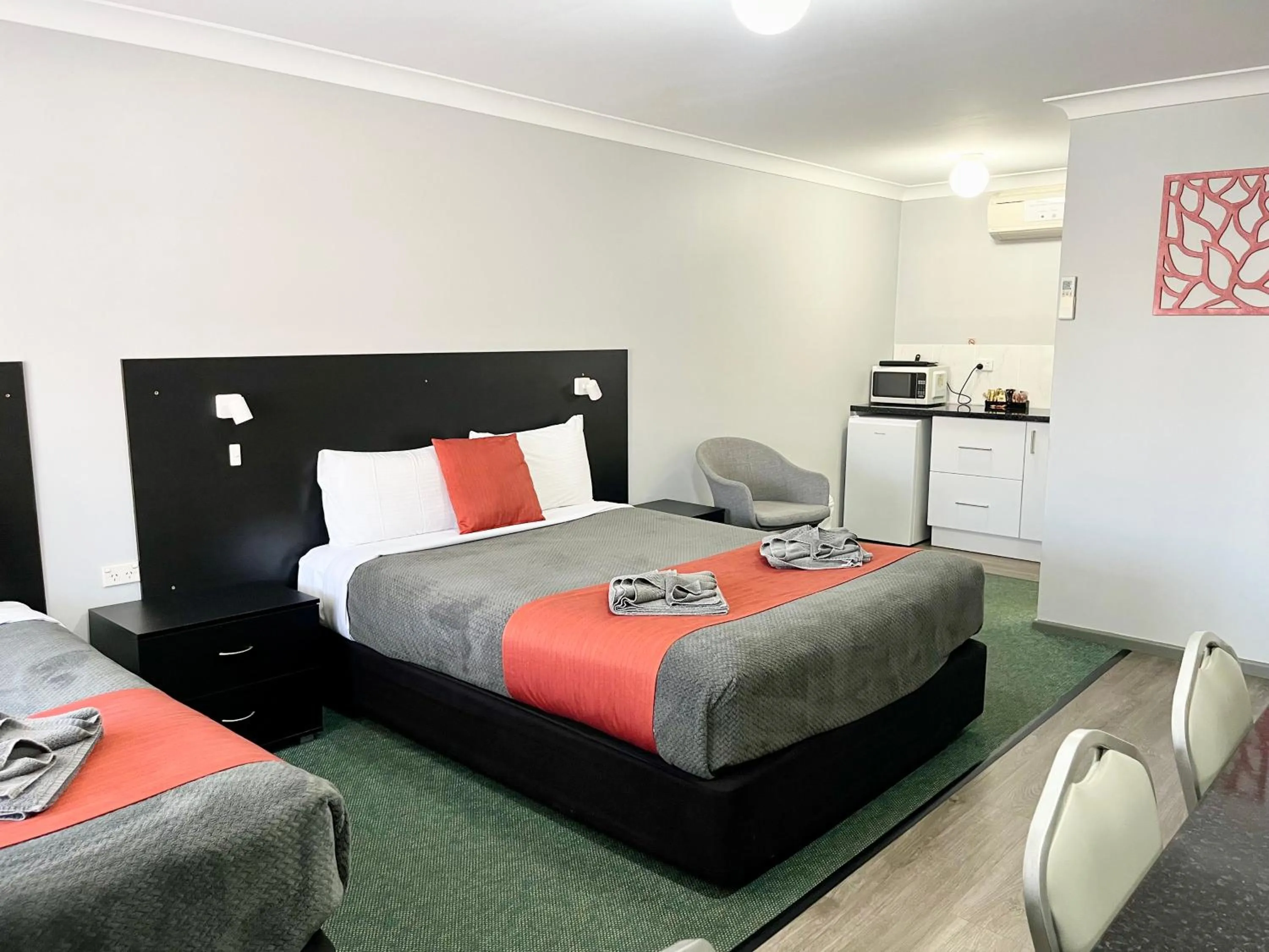 Bed in Gilgandra Motel