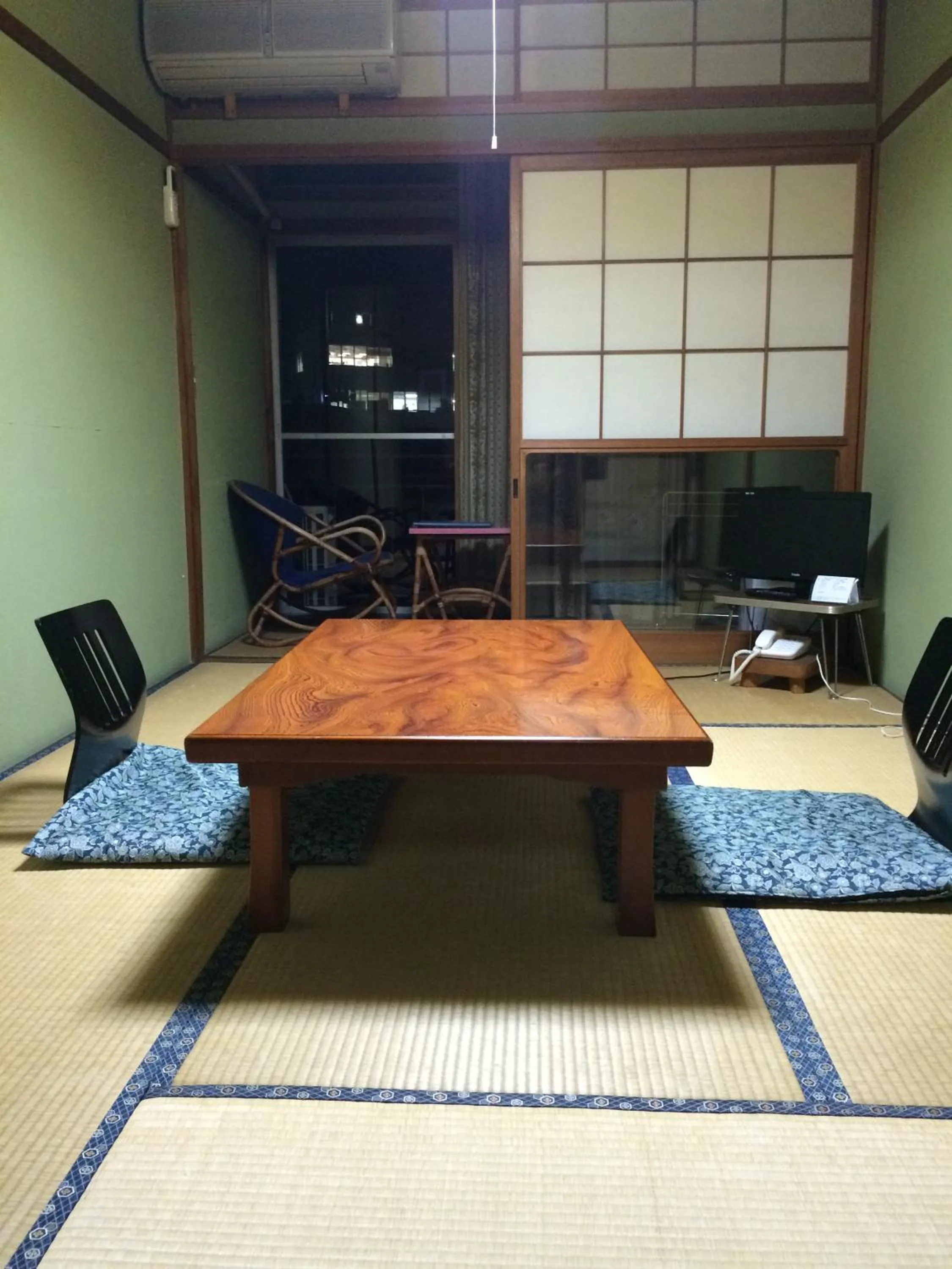 Photo of the whole room in Miharaya Ryokan