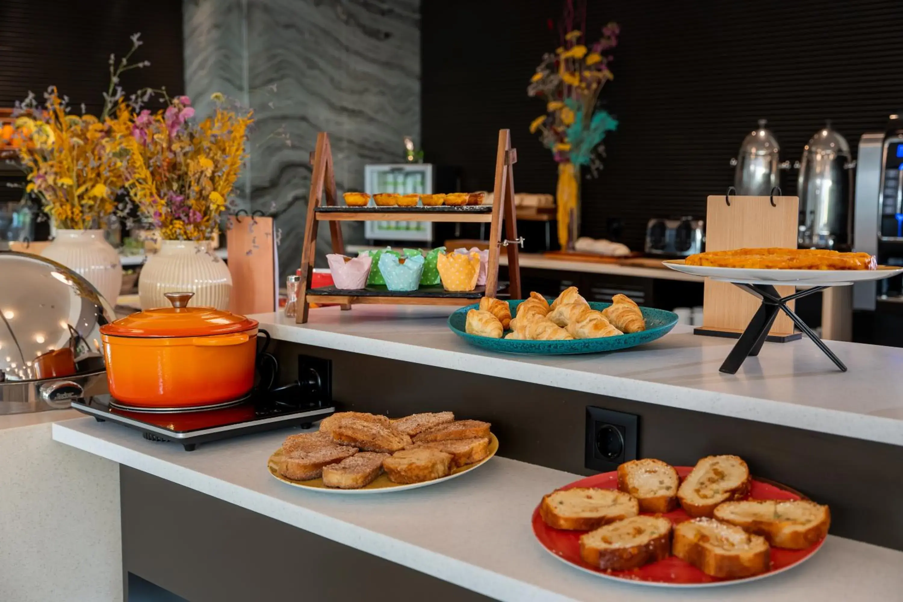 Breakfast in HF Fénix Garden Breakfast in HF Fénix Garden