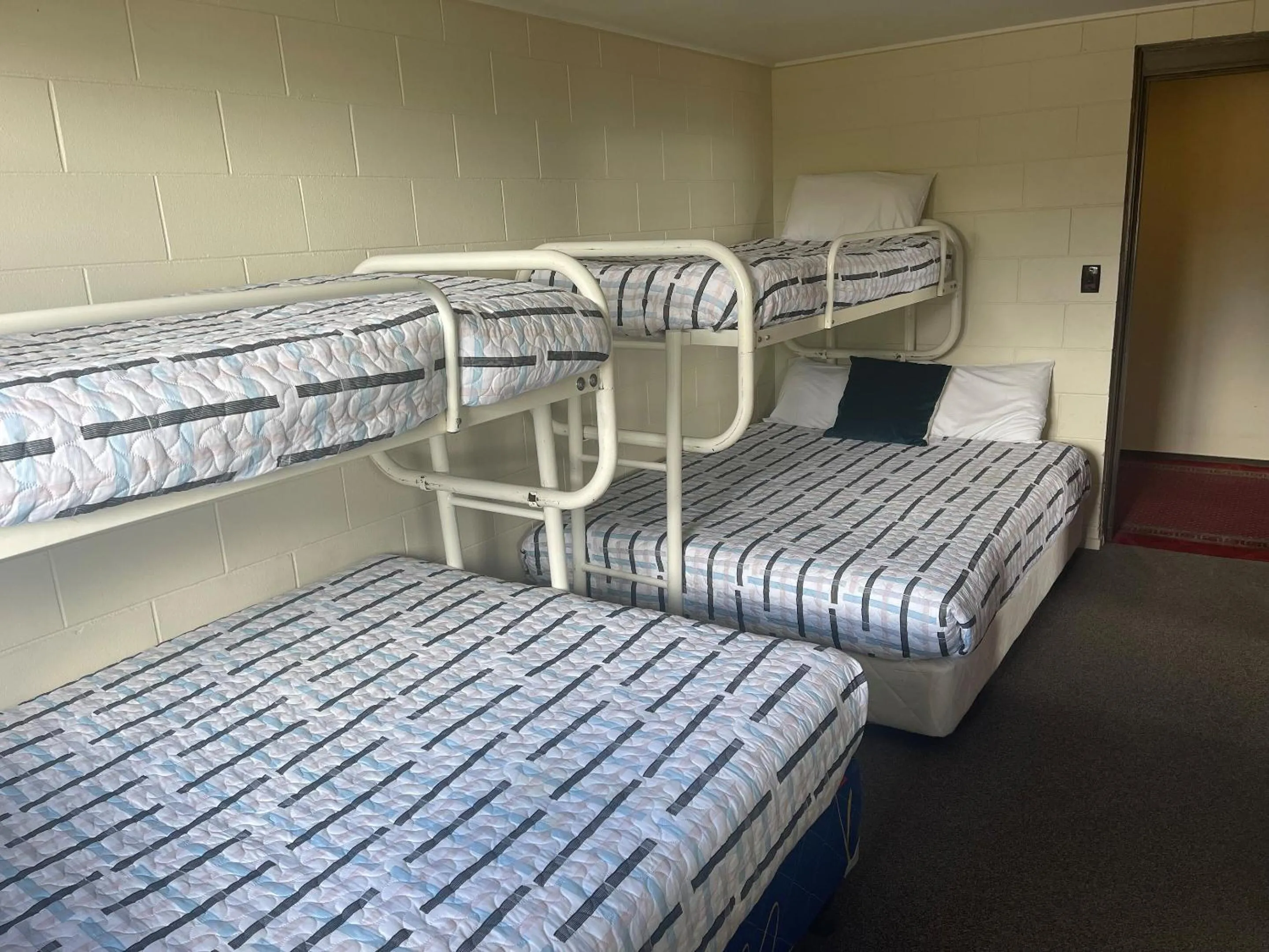 bunk bed, Bed in Skotel Alpine Resort