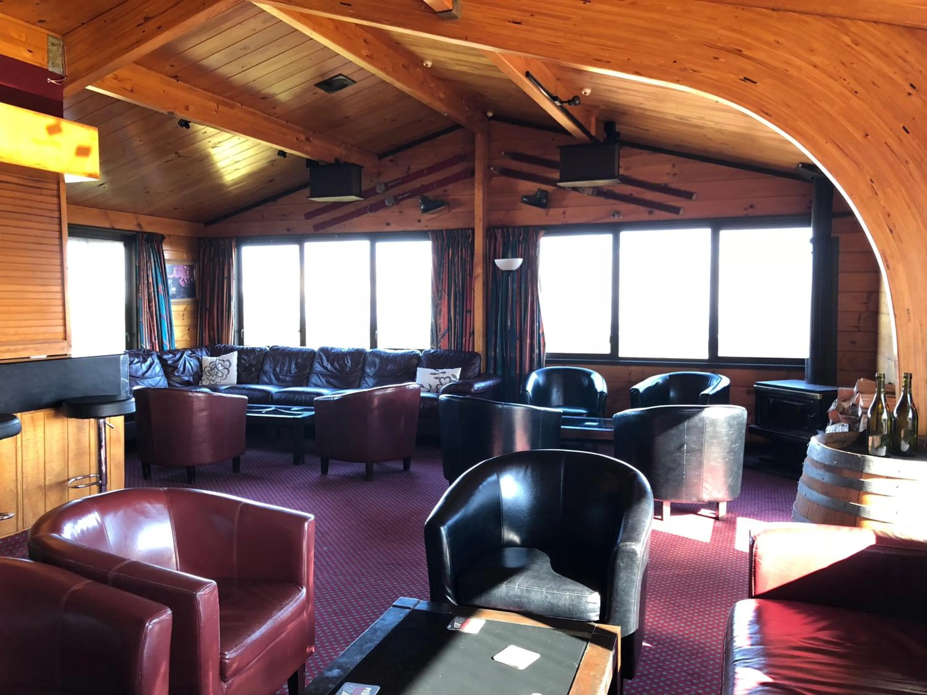 Lounge or bar in Skotel Alpine Resort