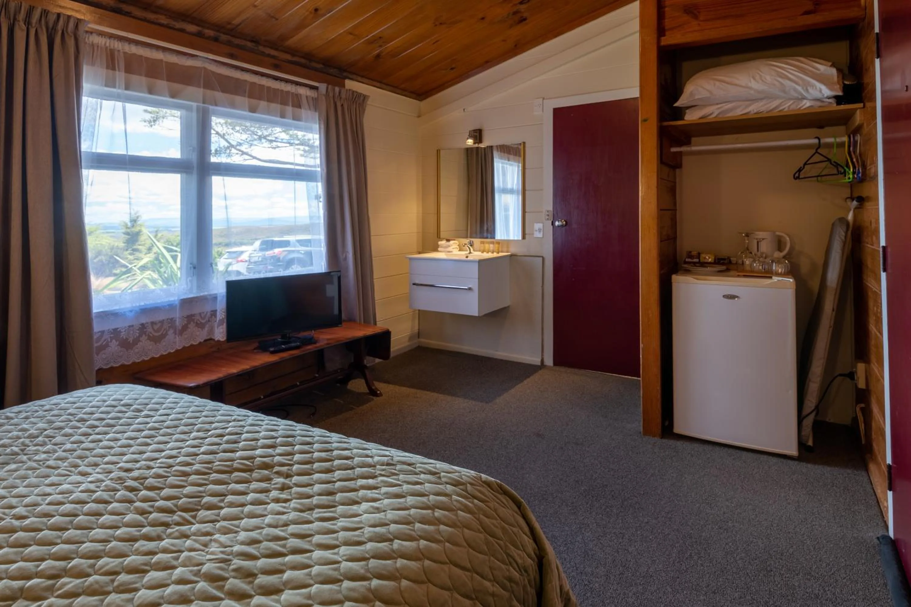 Bed in Skotel Alpine Resort