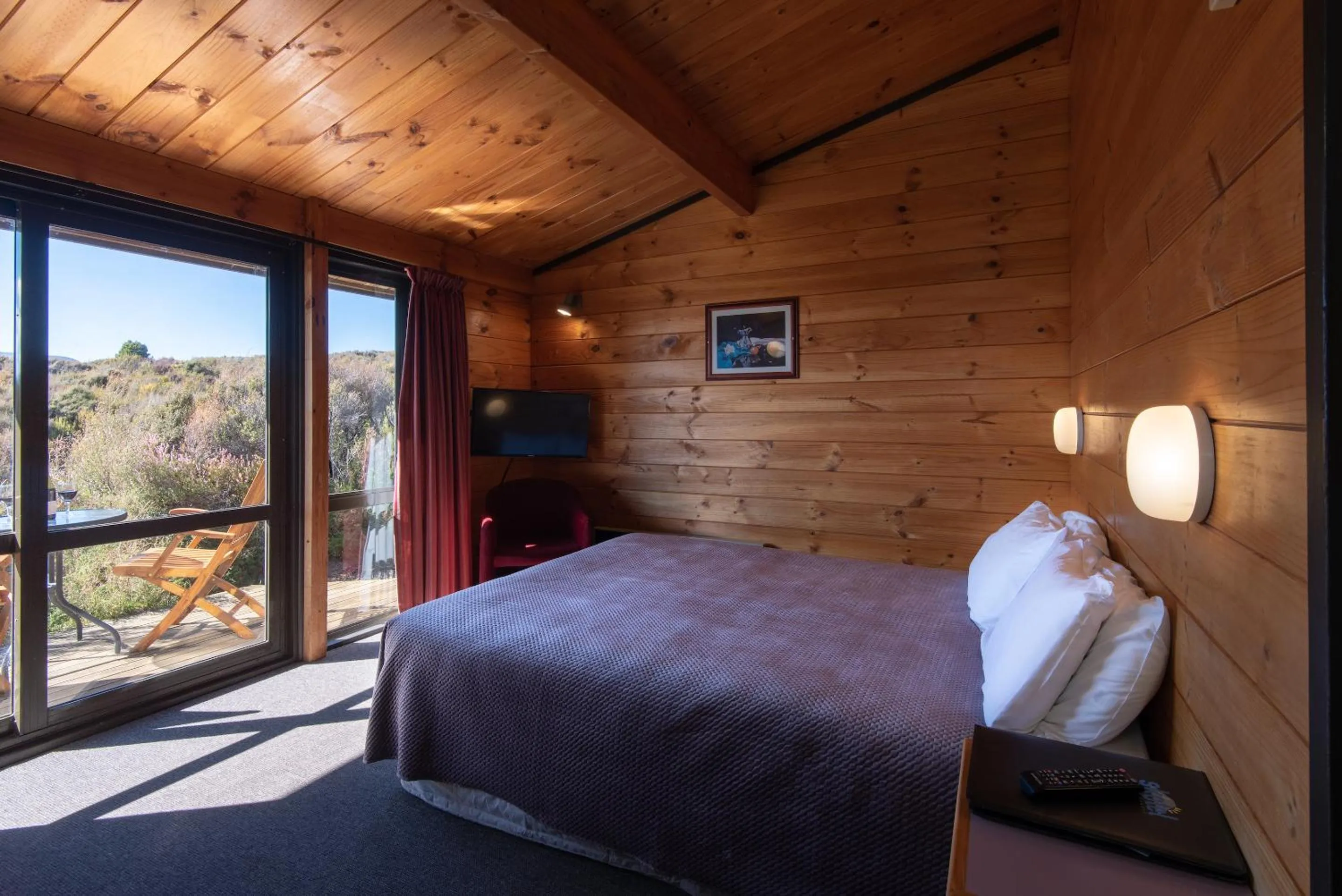 Bed in Skotel Alpine Resort