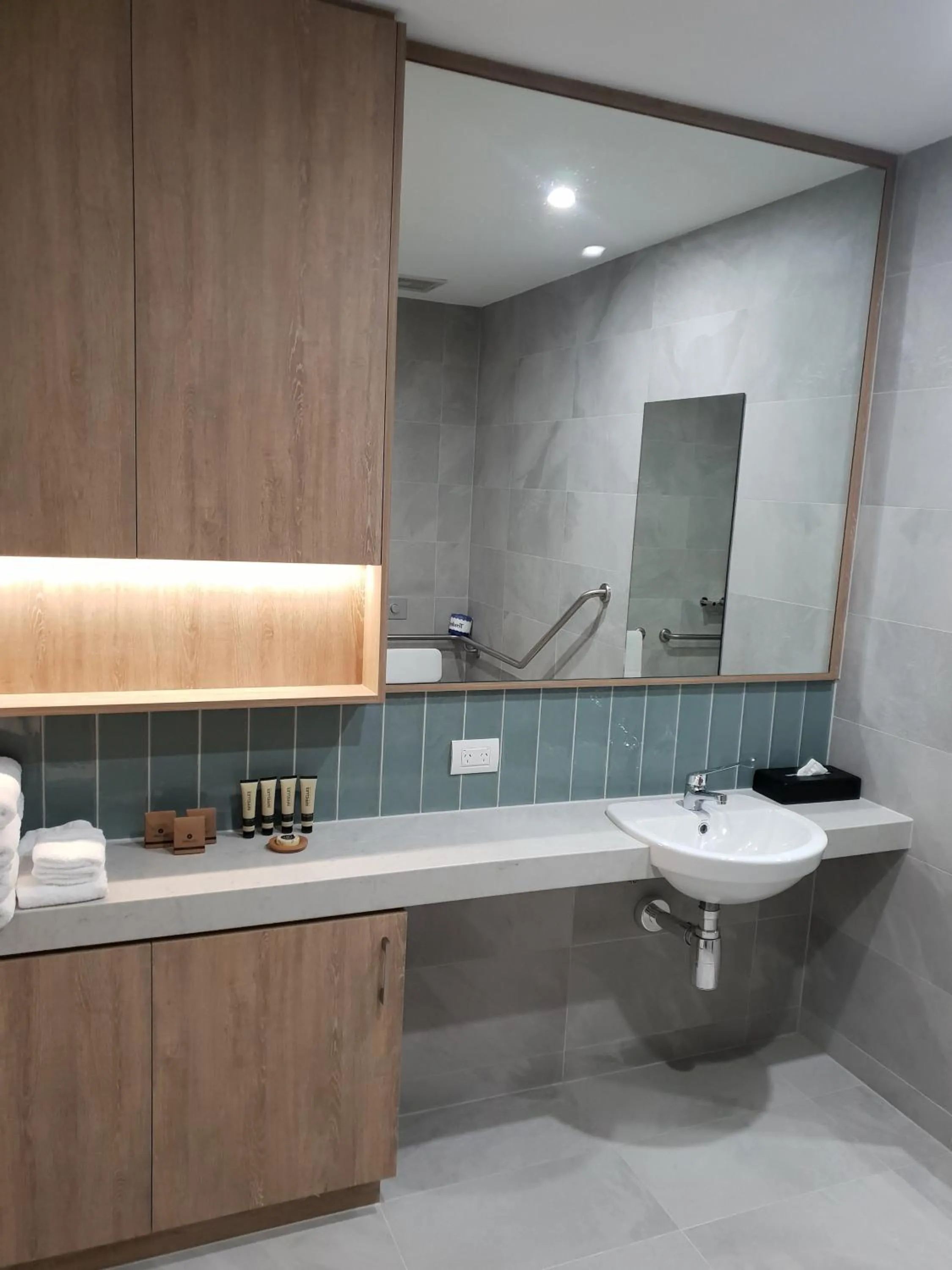 Bathroom in Ingot Hotel Perth, an Ascend Collection Hotel