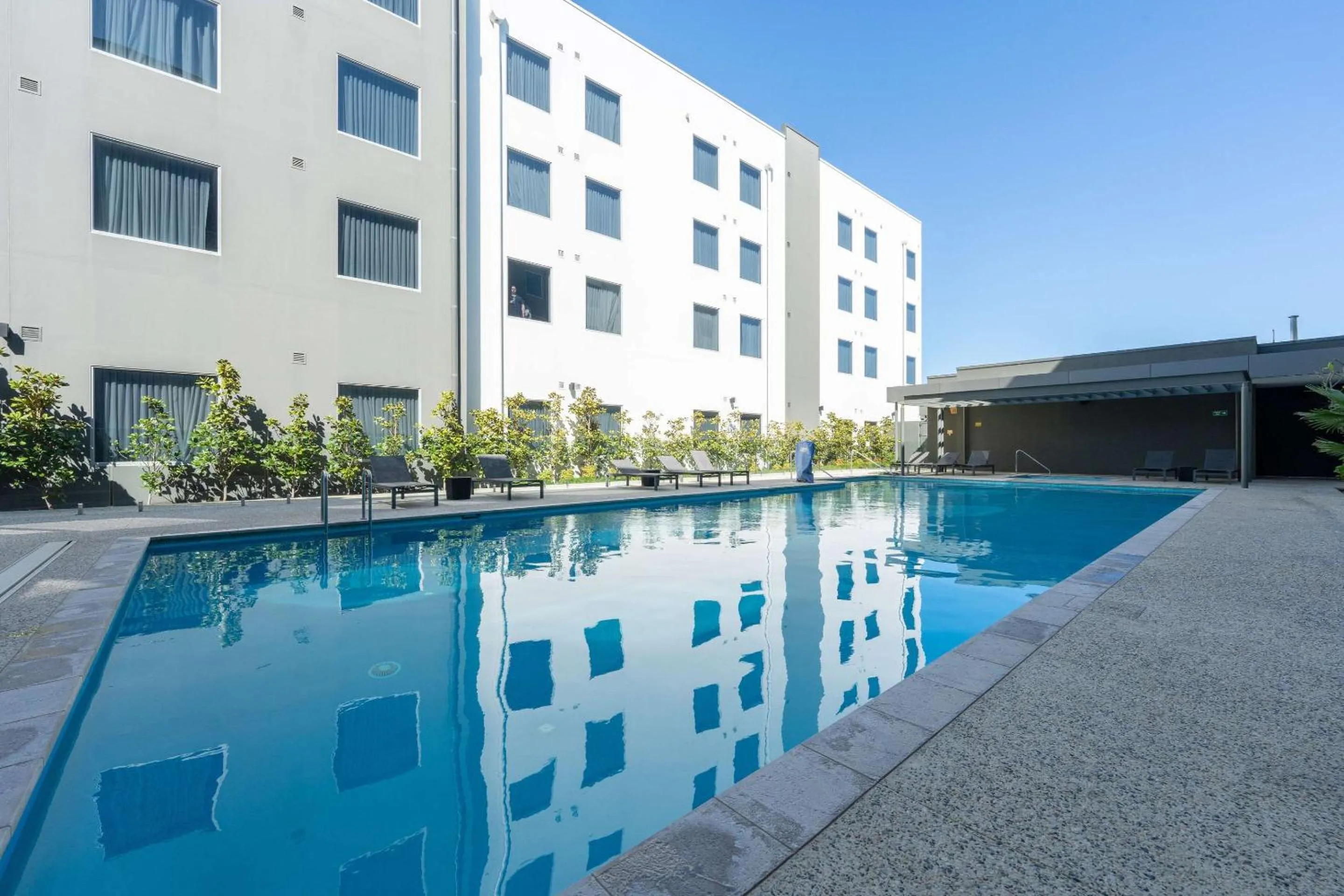 Swimming pool in Ingot Hotel Perth, an Ascend Collection Hotel