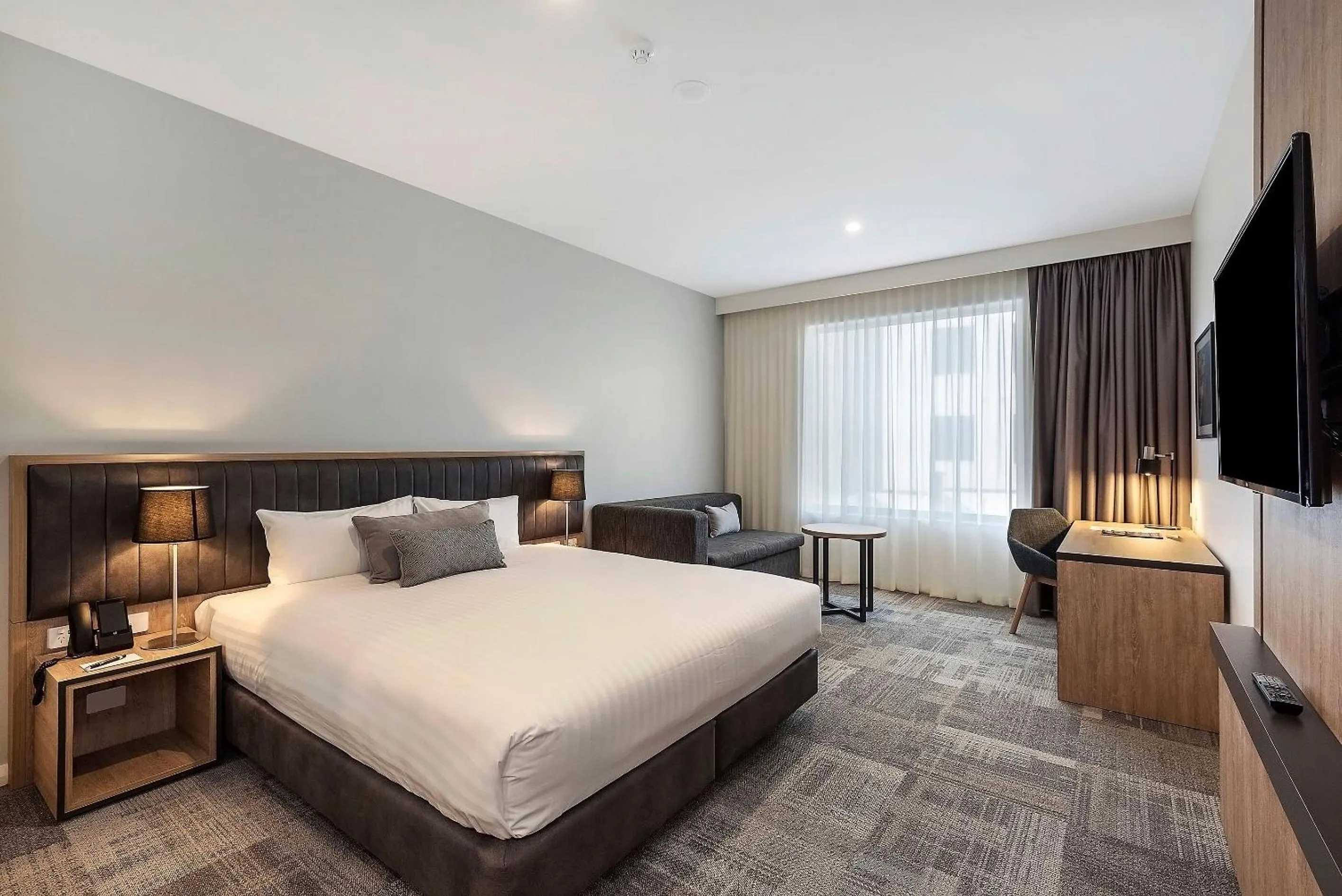 Photo of the whole room, Bed in Ingot Hotel Perth, an Ascend Collection Hotel