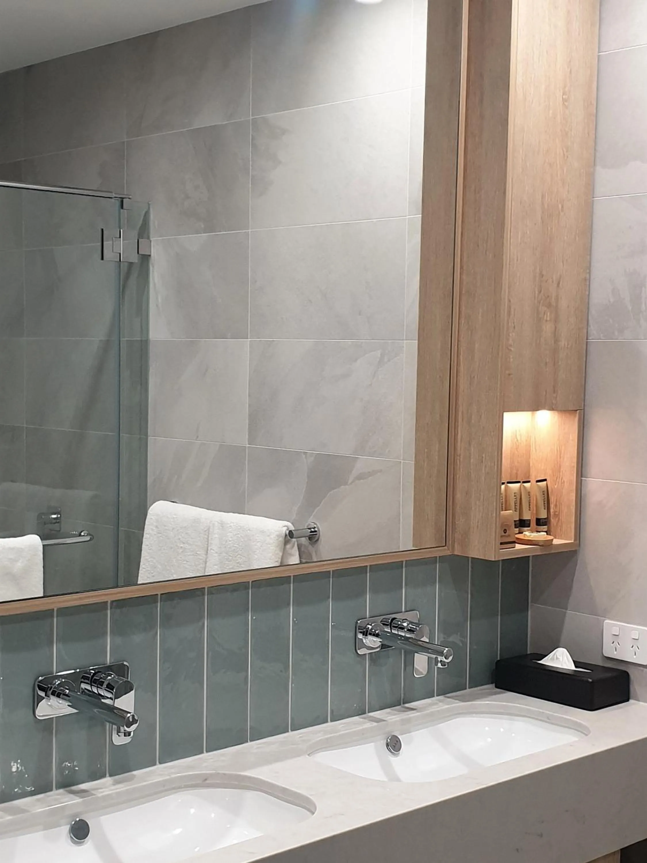 Bathroom in Ingot Hotel Perth, an Ascend Collection Hotel