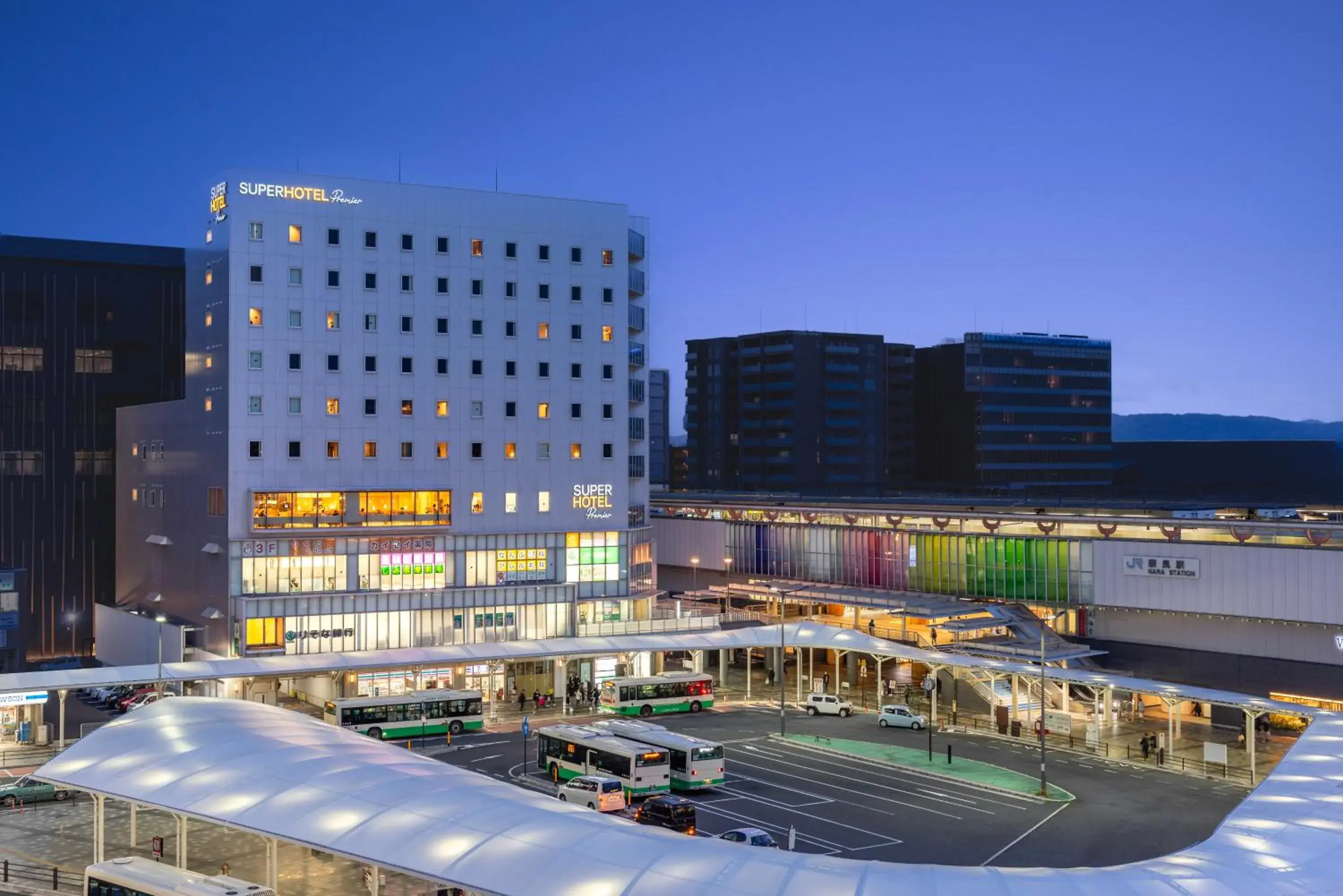 Property building in Super Hotel Premier JR Nara Eki Property building in Super Hotel Premier JR Nara Eki