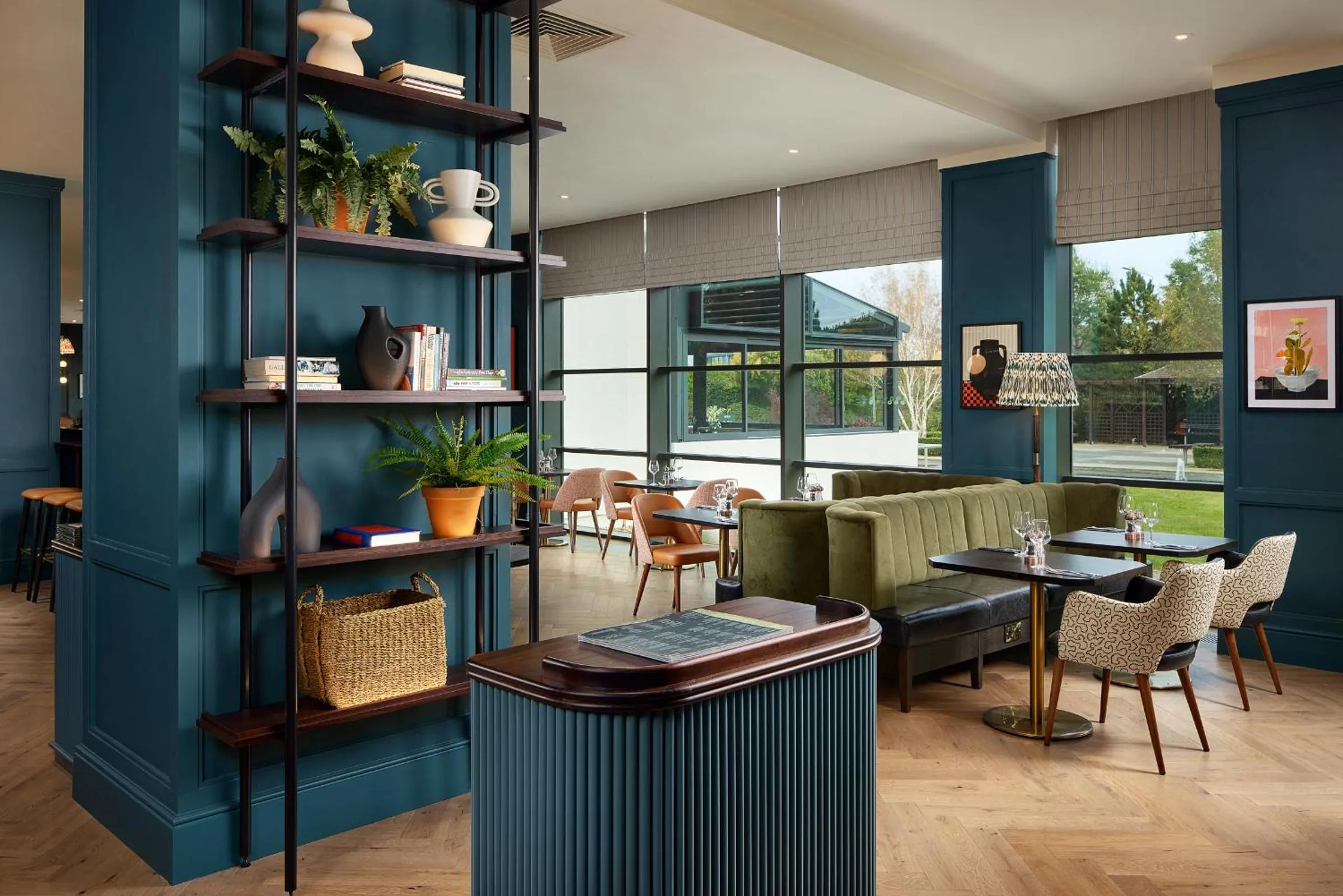 Restaurant/places to eat in The Gateway Hotel