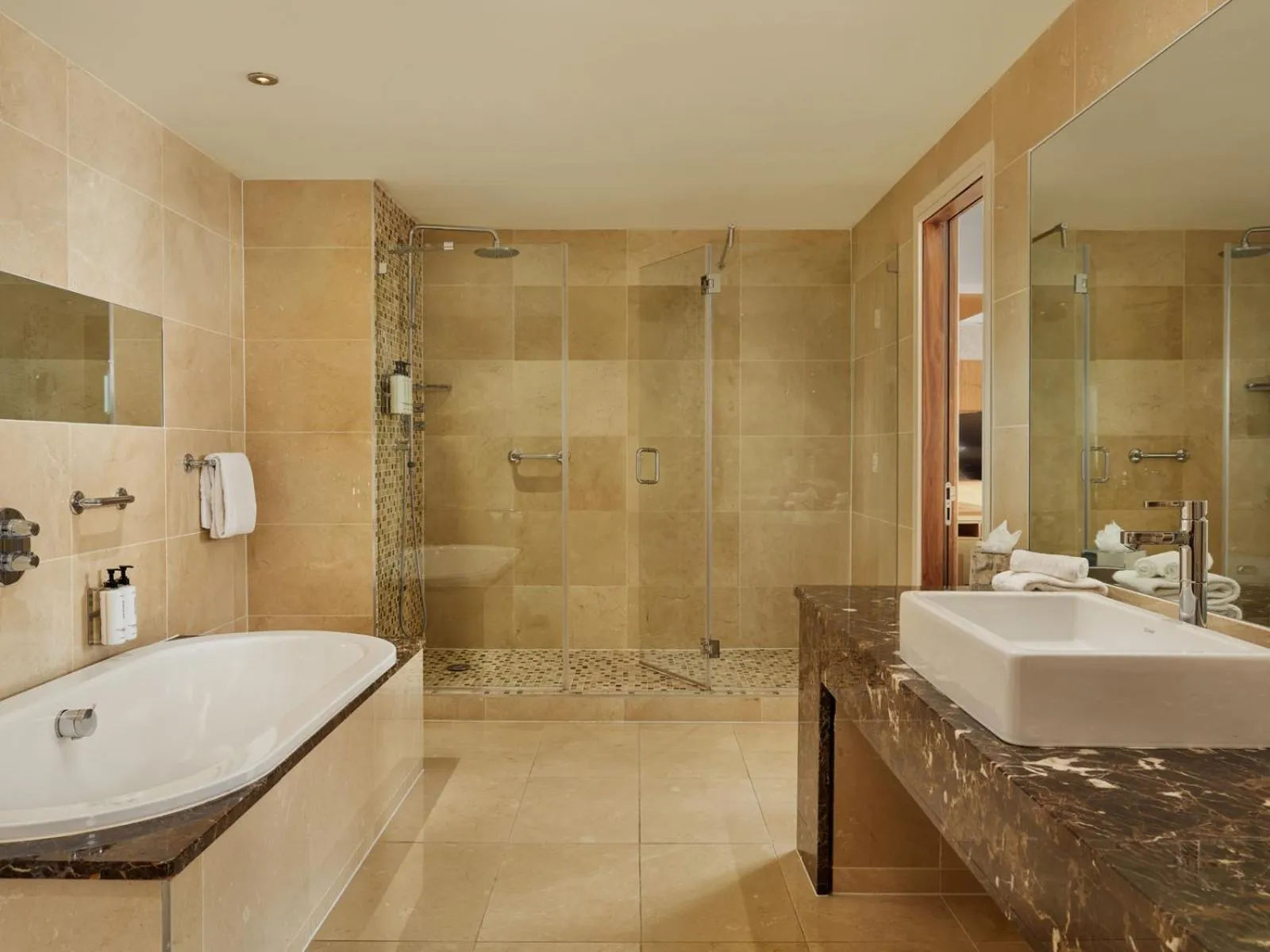 Shower in The Gateway Hotel