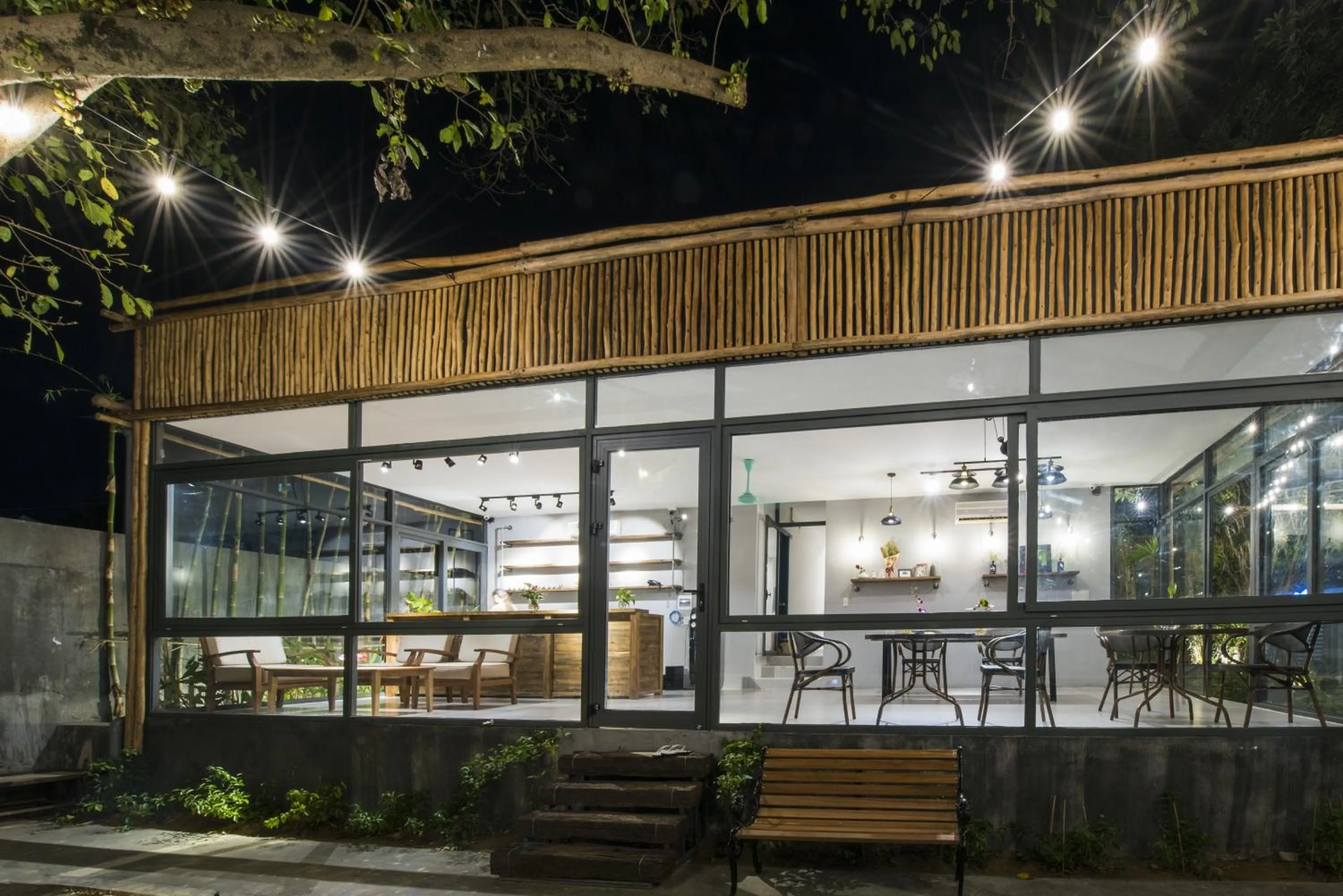 Restaurant/places to eat in La Paix Hue