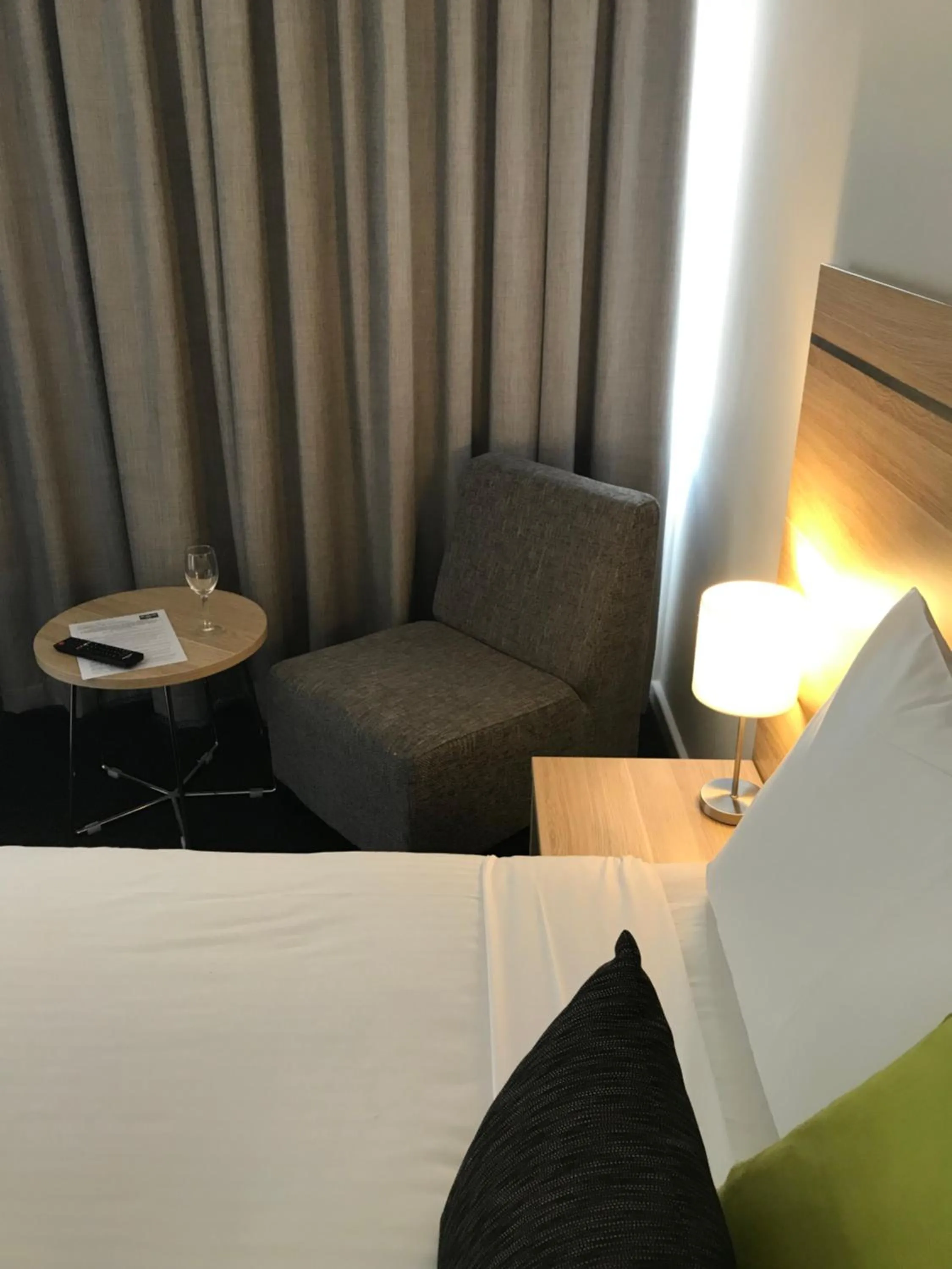 Seating area, Bed in Frewville Motor Inn