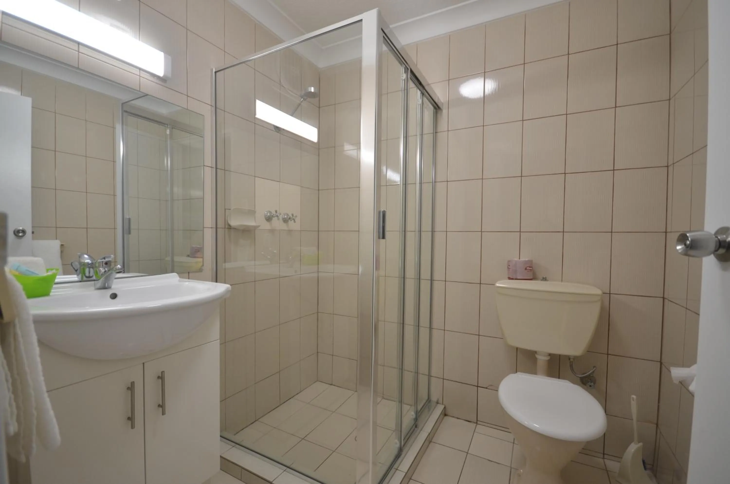 Bathroom in Frewville Motor Inn