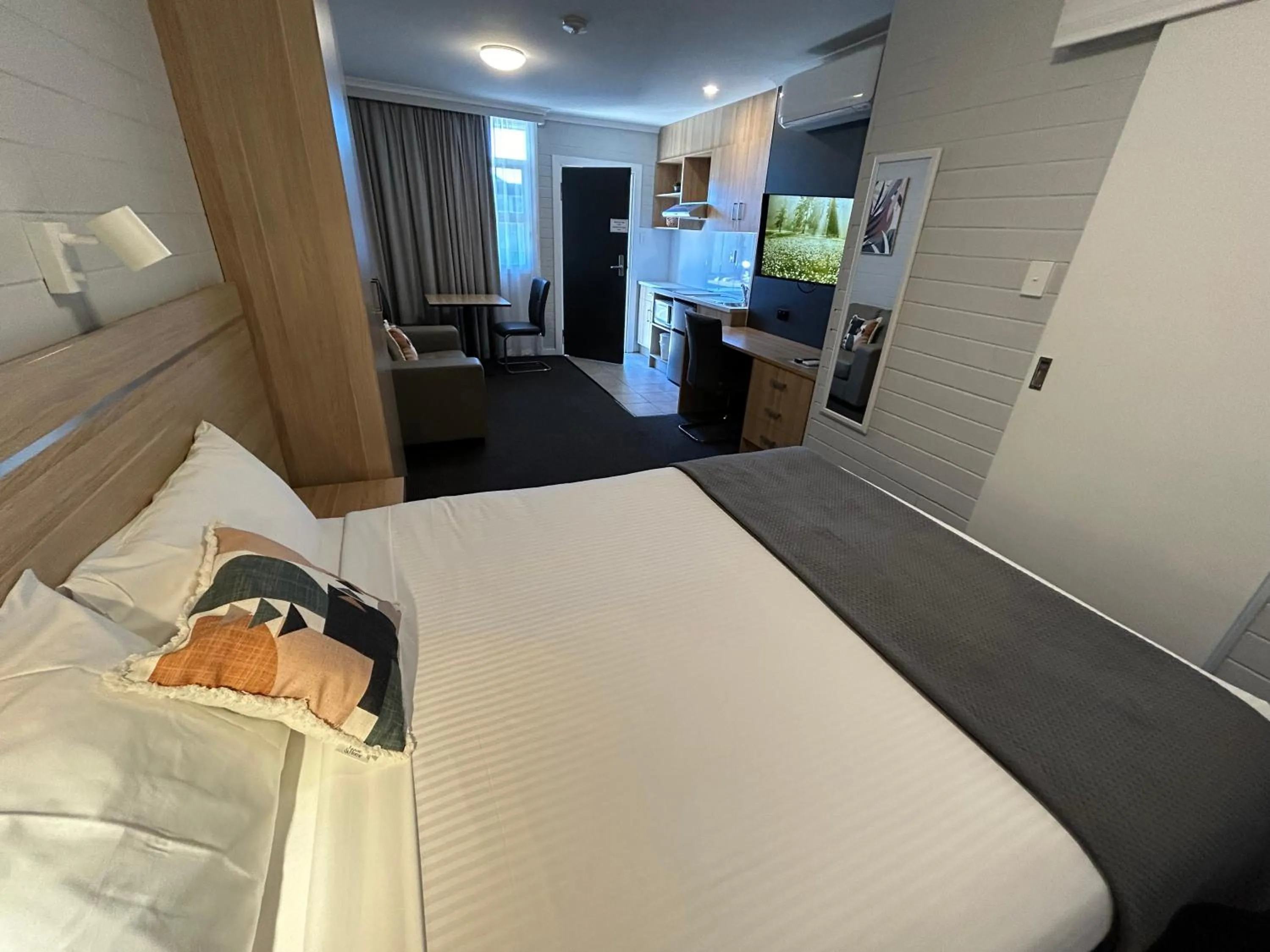 Photo of the whole room, Bed in Frewville Motor Inn