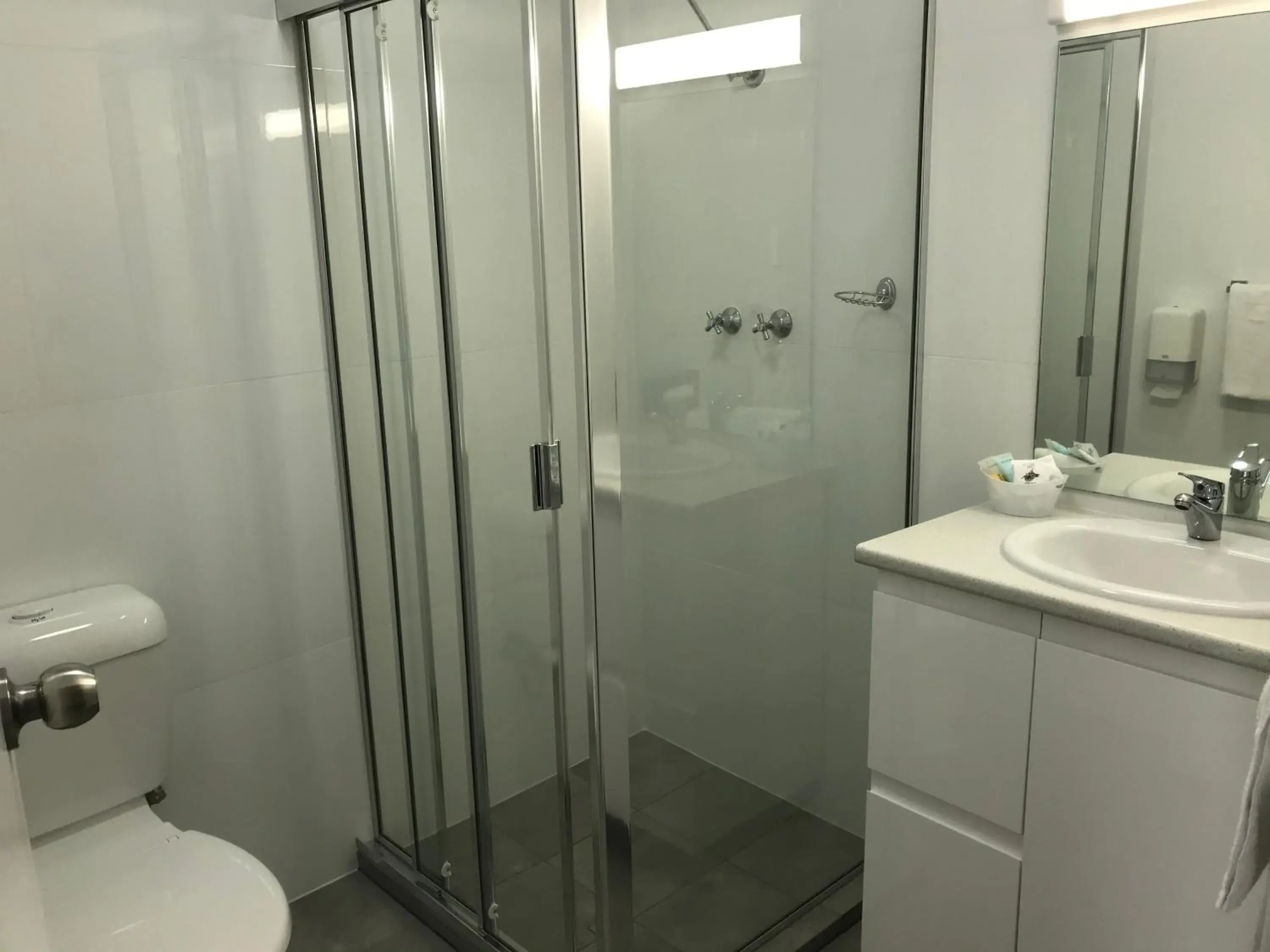 Deluxe Twin Room in Frewville Motor Inn Deluxe Twin Room in Frewville Motor Inn