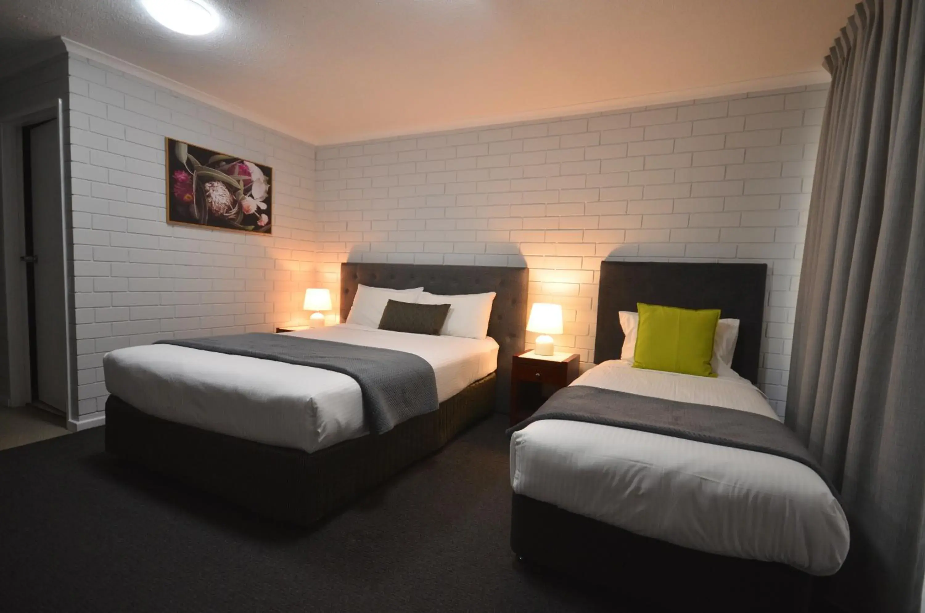 Deluxe Twin Room in Frewville Motor Inn Deluxe Twin Room in Frewville Motor Inn