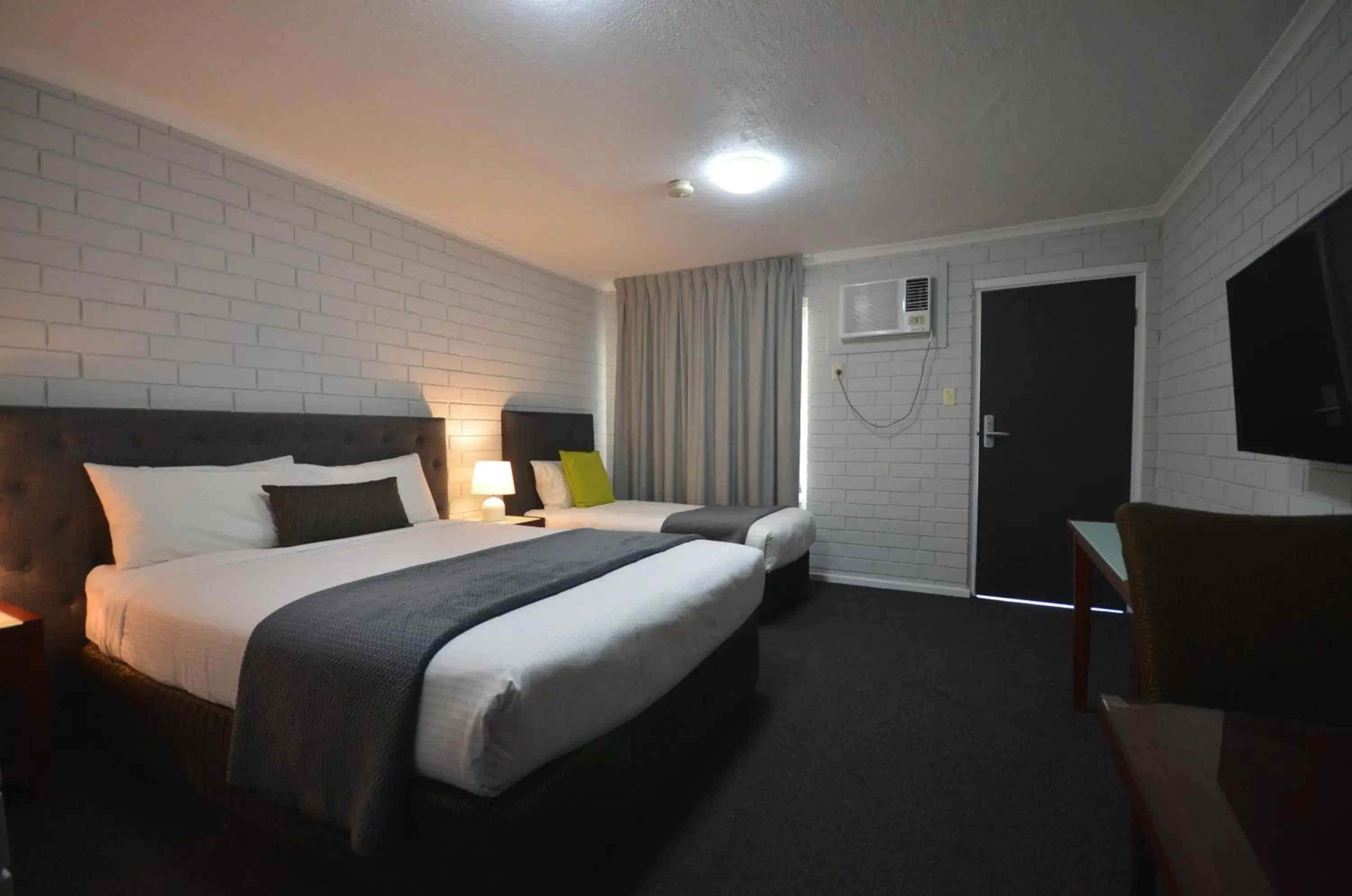 Deluxe Twin Room in Frewville Motor Inn Deluxe Twin Room in Frewville Motor Inn