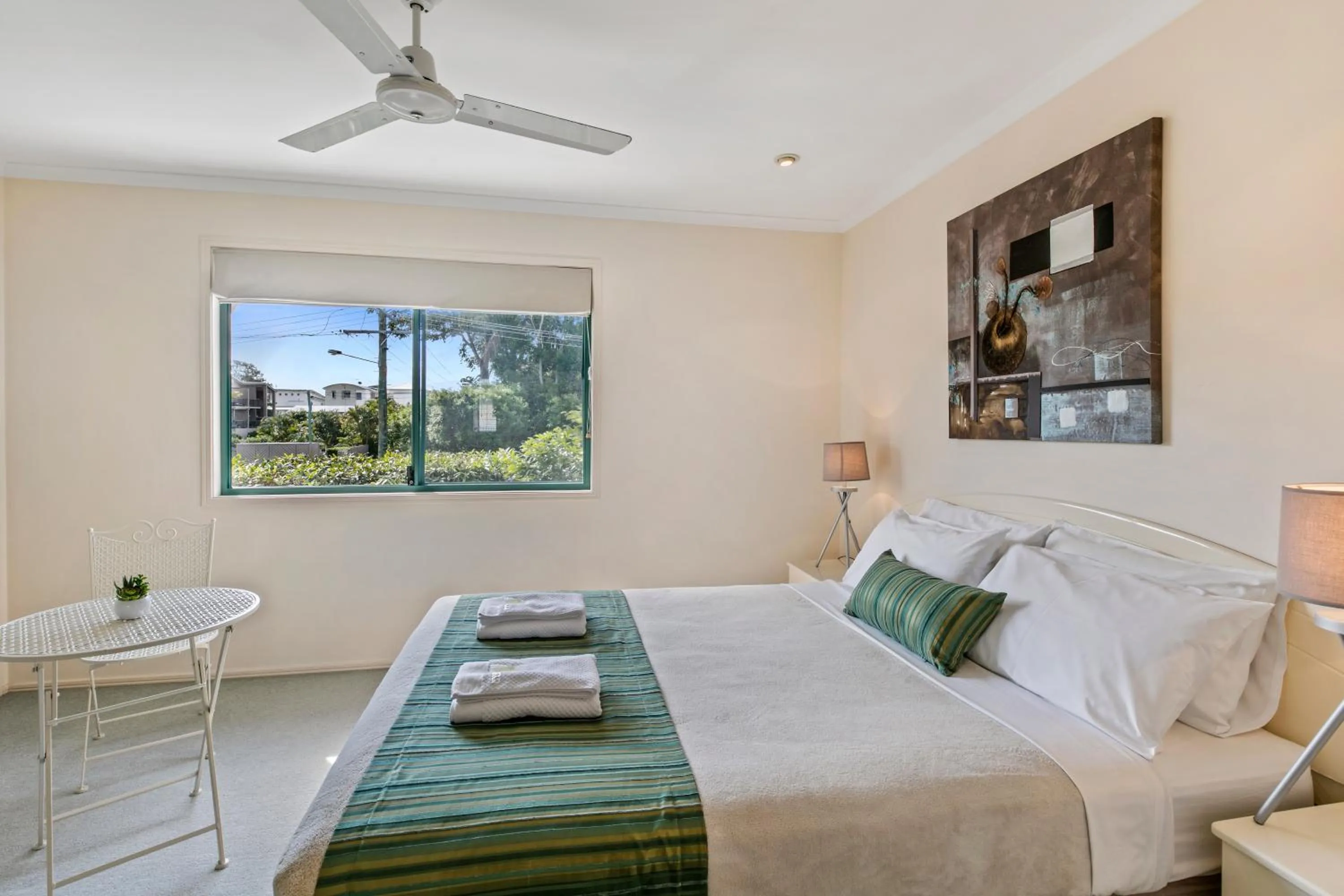 Bed in Terrapin Apartments