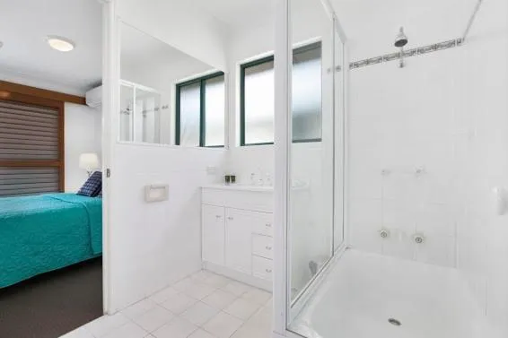 Bed in Terrapin Apartments